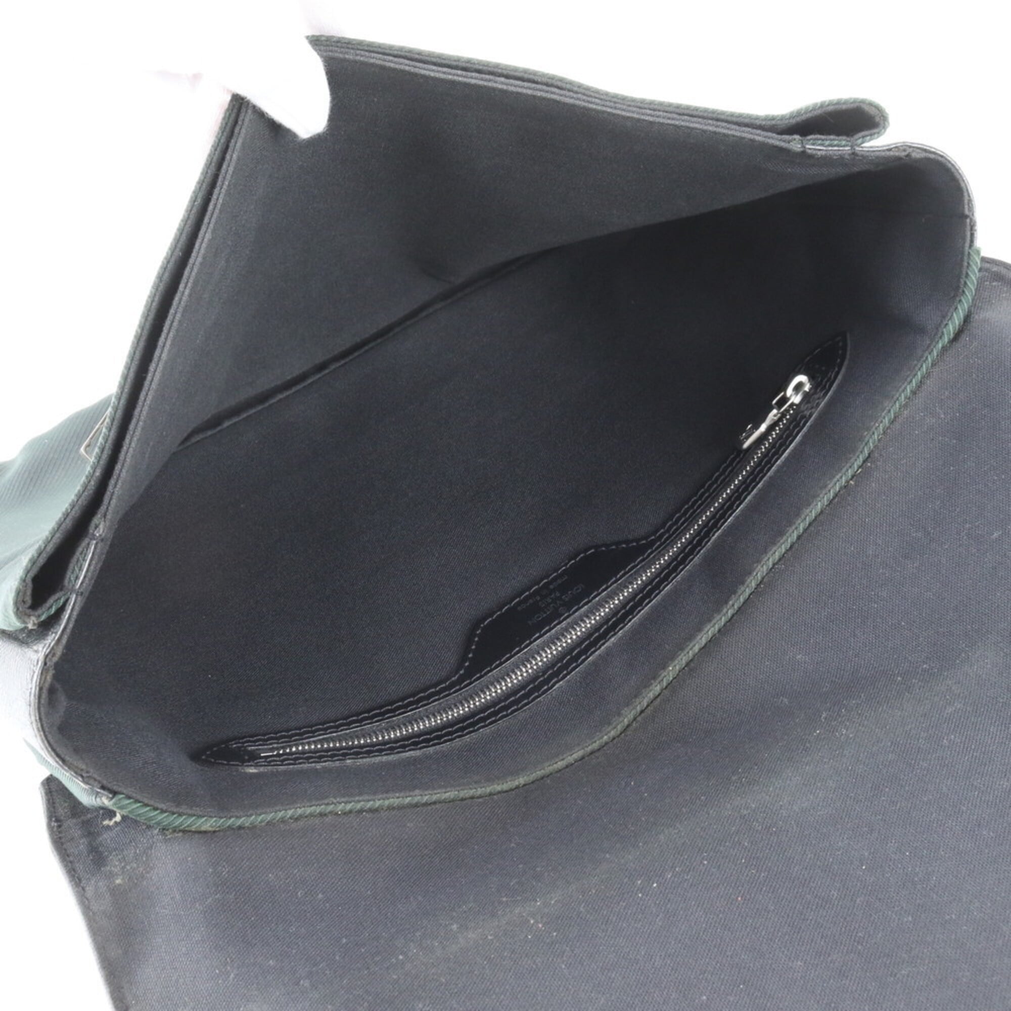 Louis Vuitton Taiga Ardoise Taiga Leather Shoulder Bag (Pre-Owned)