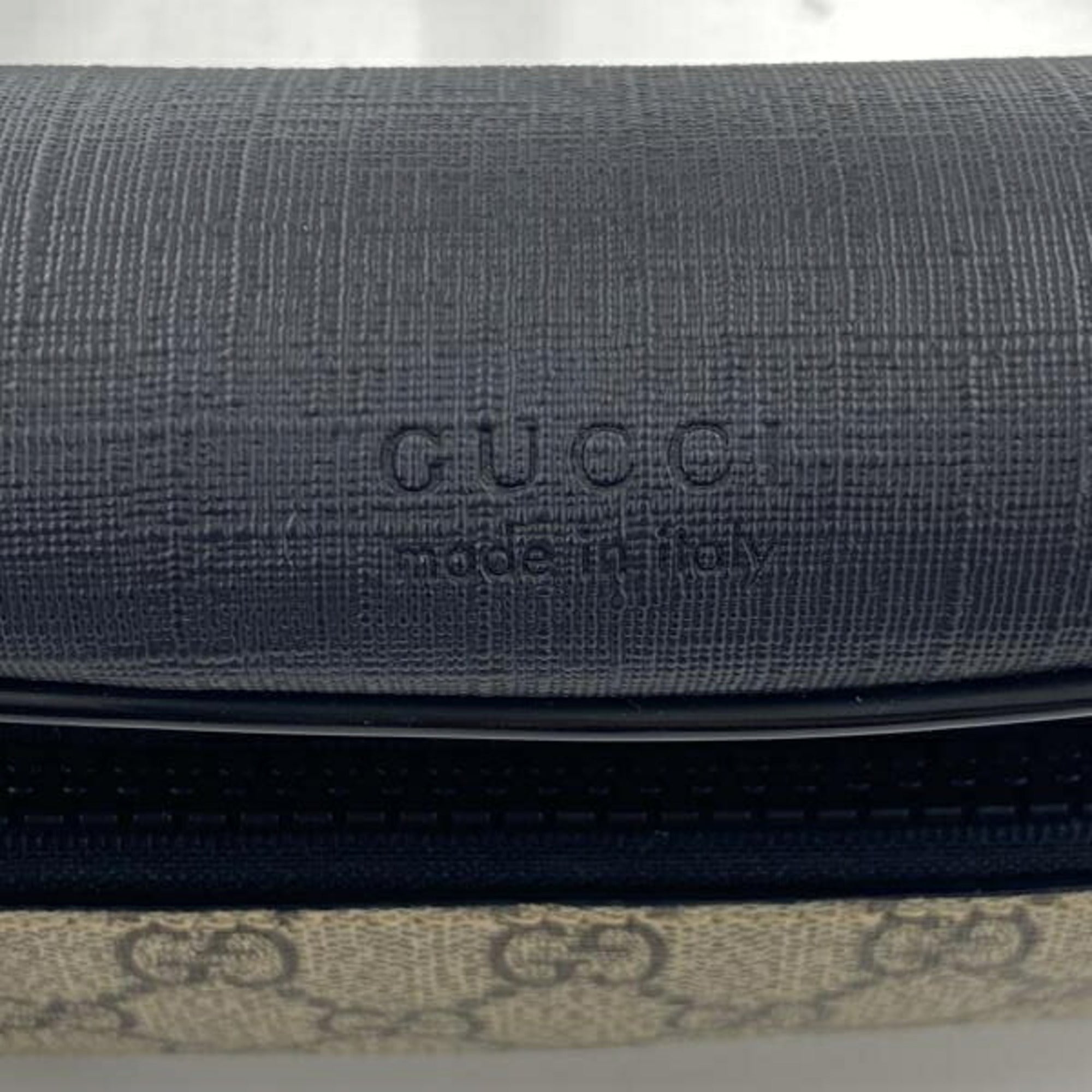 Gucci Black Charcoal Gray Gg Supreme Sling Bag (Pre-Owned)
