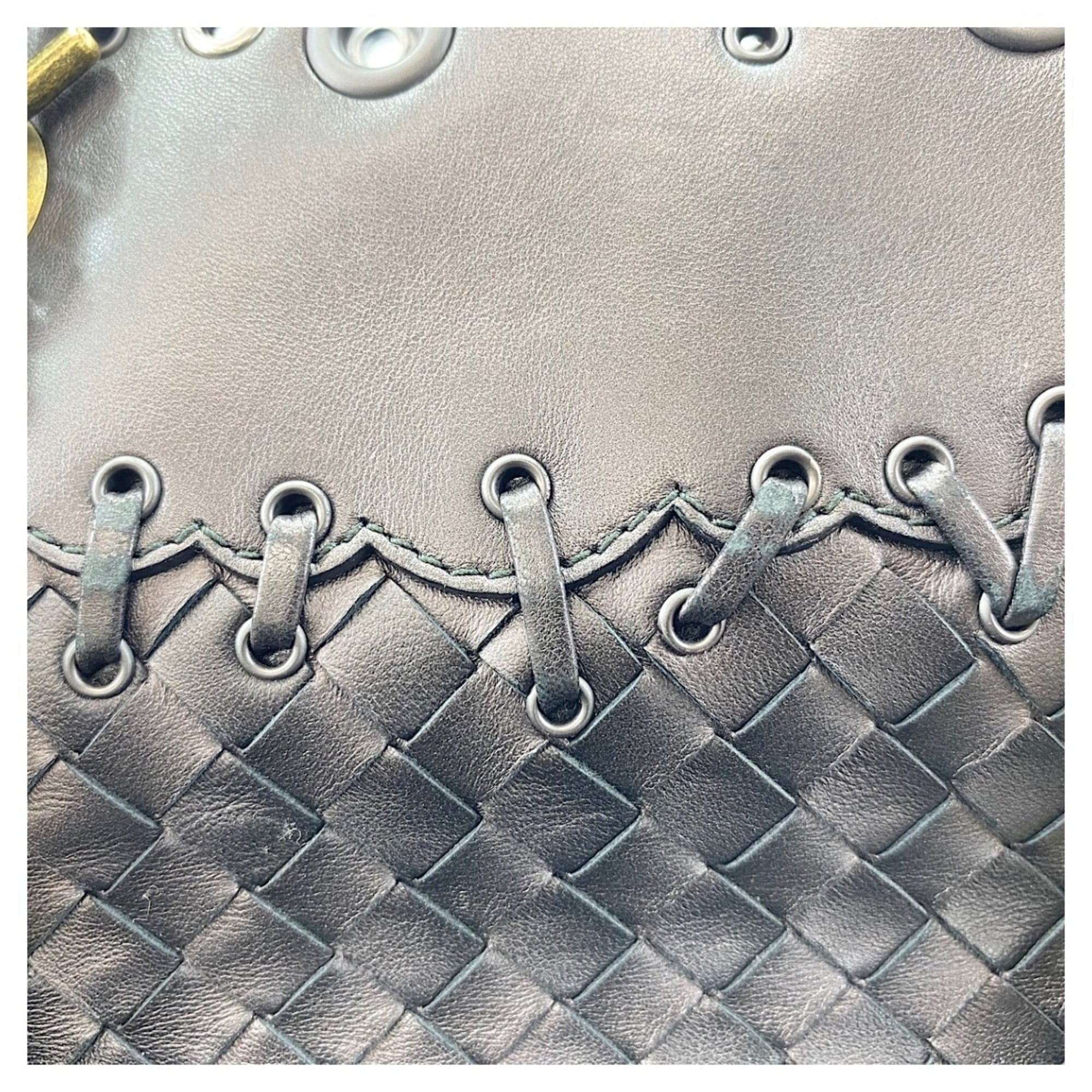 Bottega Veneta Purple Leather Shoulder Bag (Pre-Owned)