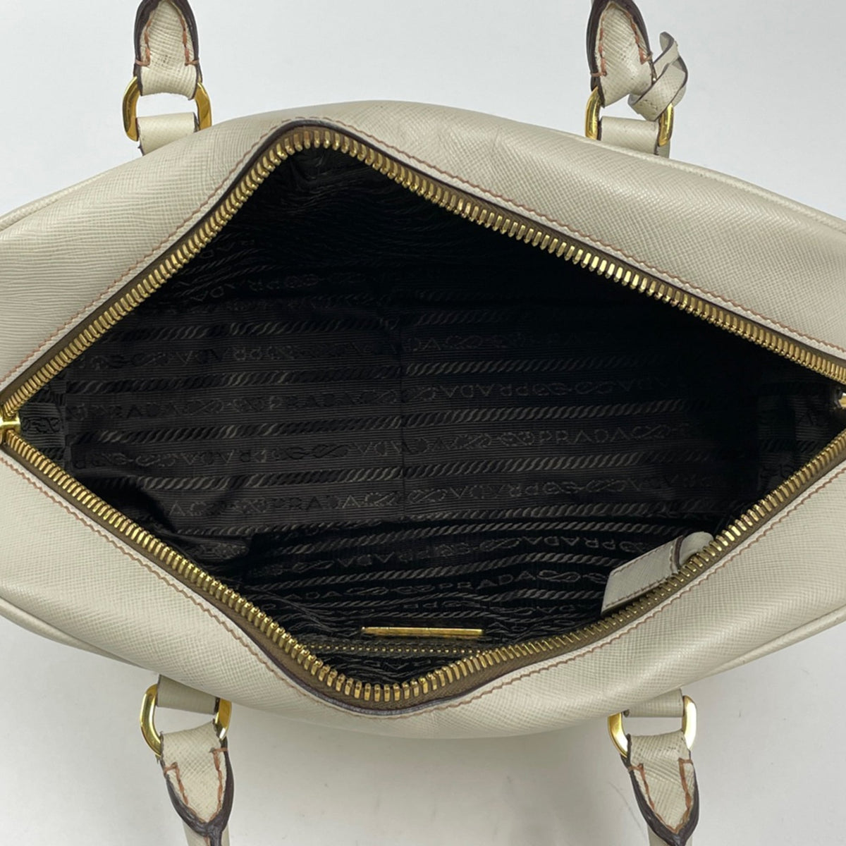 Prada Ivory Leather Handbag (Pre-Owned)