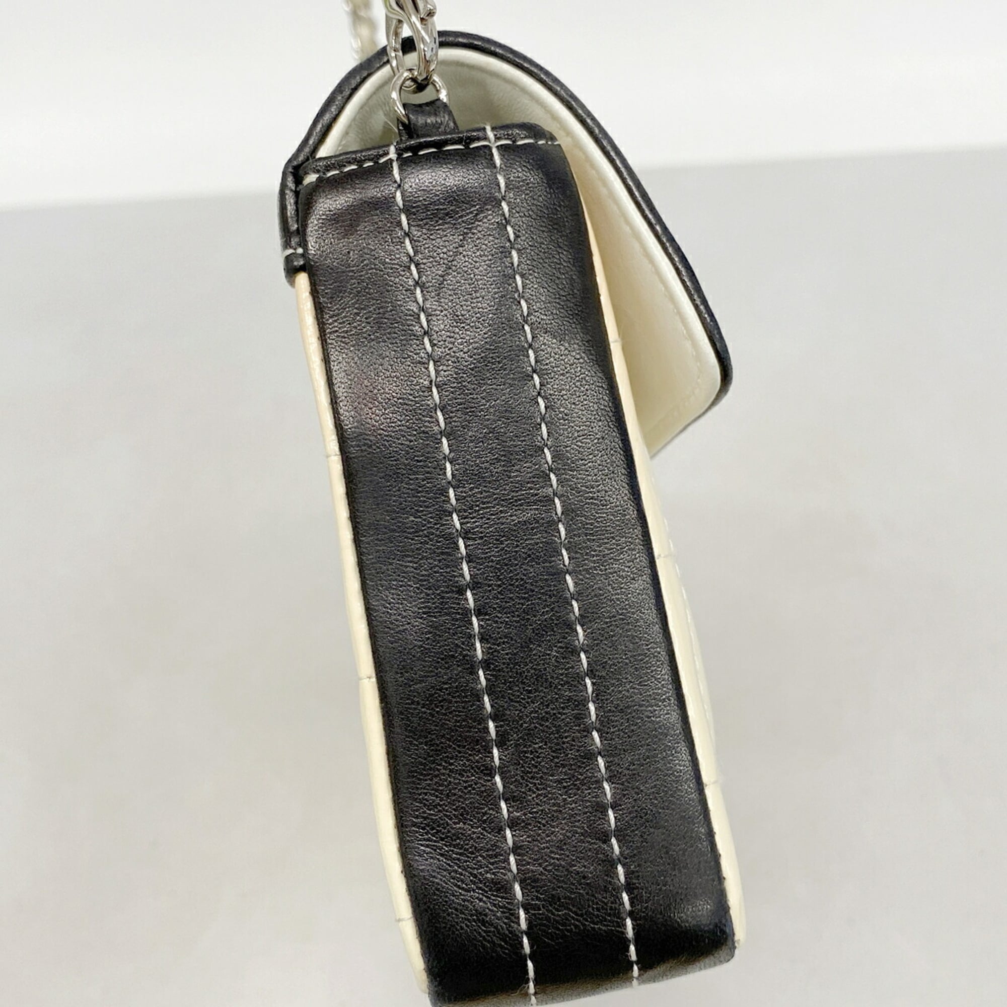 Chanel Black White Patent Leather Shoulder Bag (Pre-Owned)