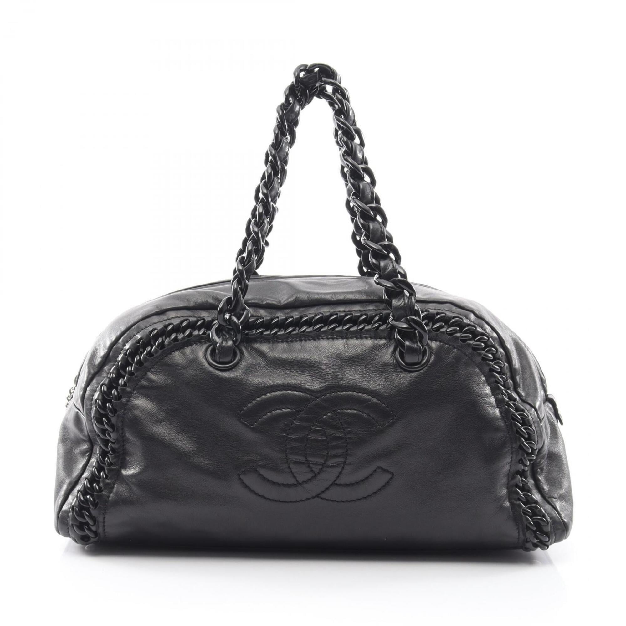 Chanel Black Leather Handbag Shoulder Bag (Pre-Owned)