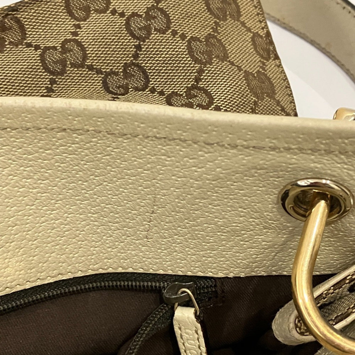 Gucci Gg Canvas Beige Gg Canvas Shoulder Bag (Pre-Owned)