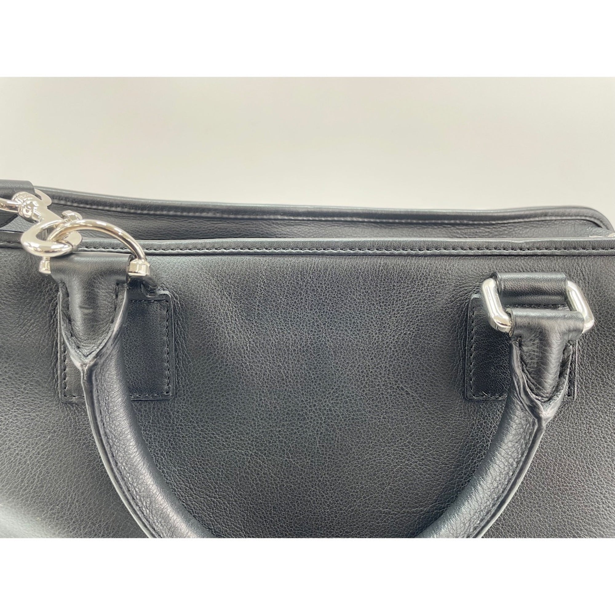 Loewe Black Handbag (Pre-Owned)
