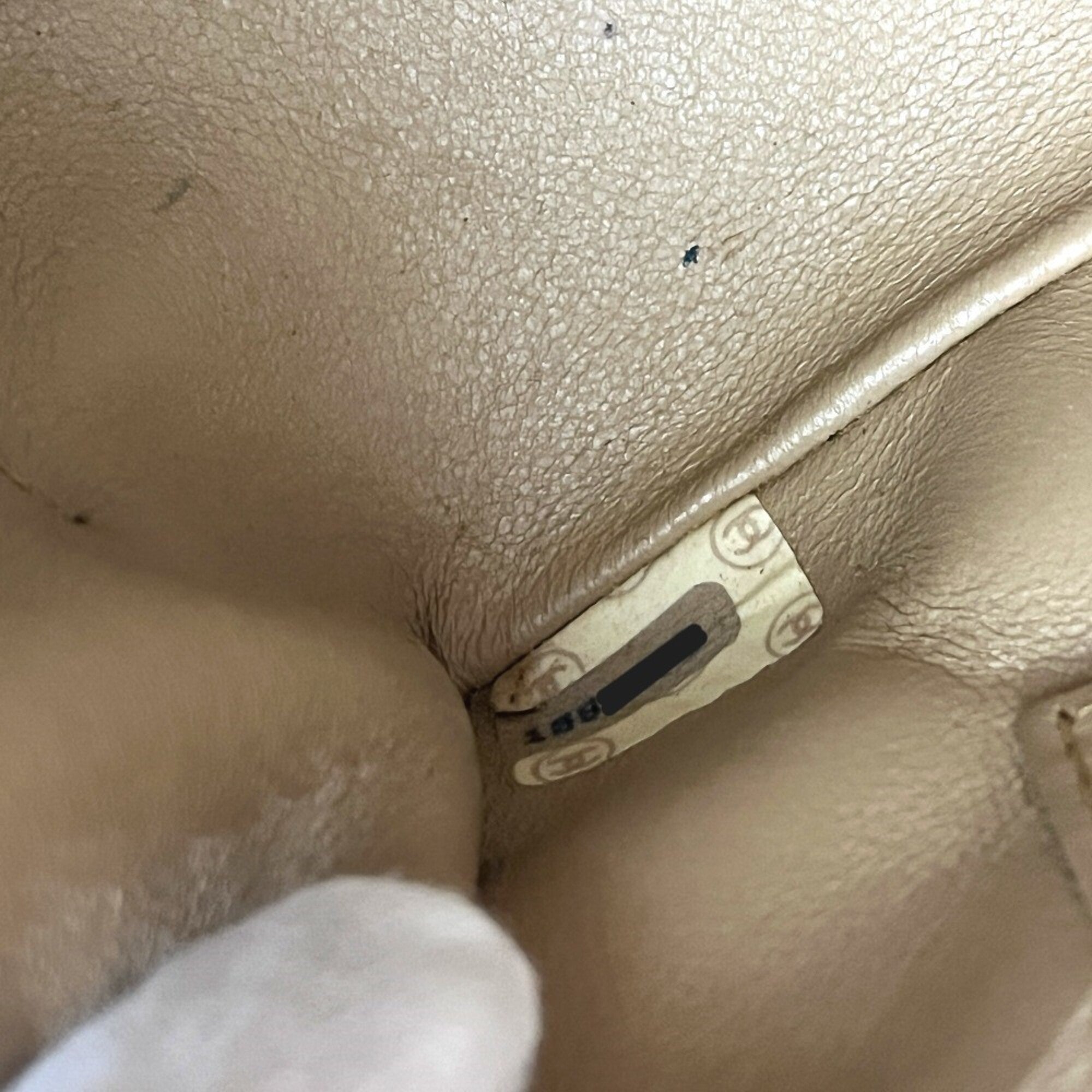 Chanel Beige Leather Handbag Shoulder Bag (Pre-Owned)