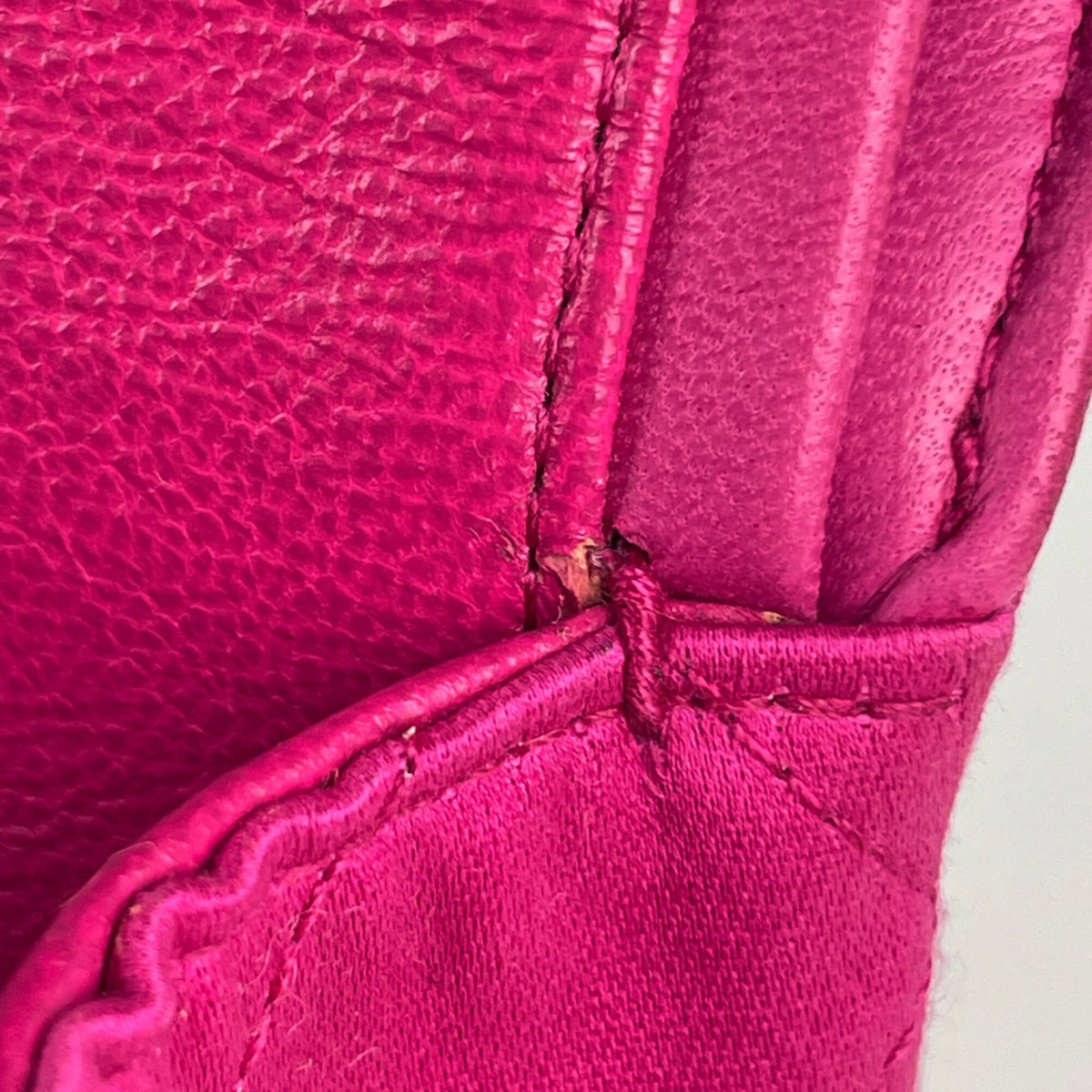 Chanel Pink Satin Leather Shoulder Bag (Pre-Owned)