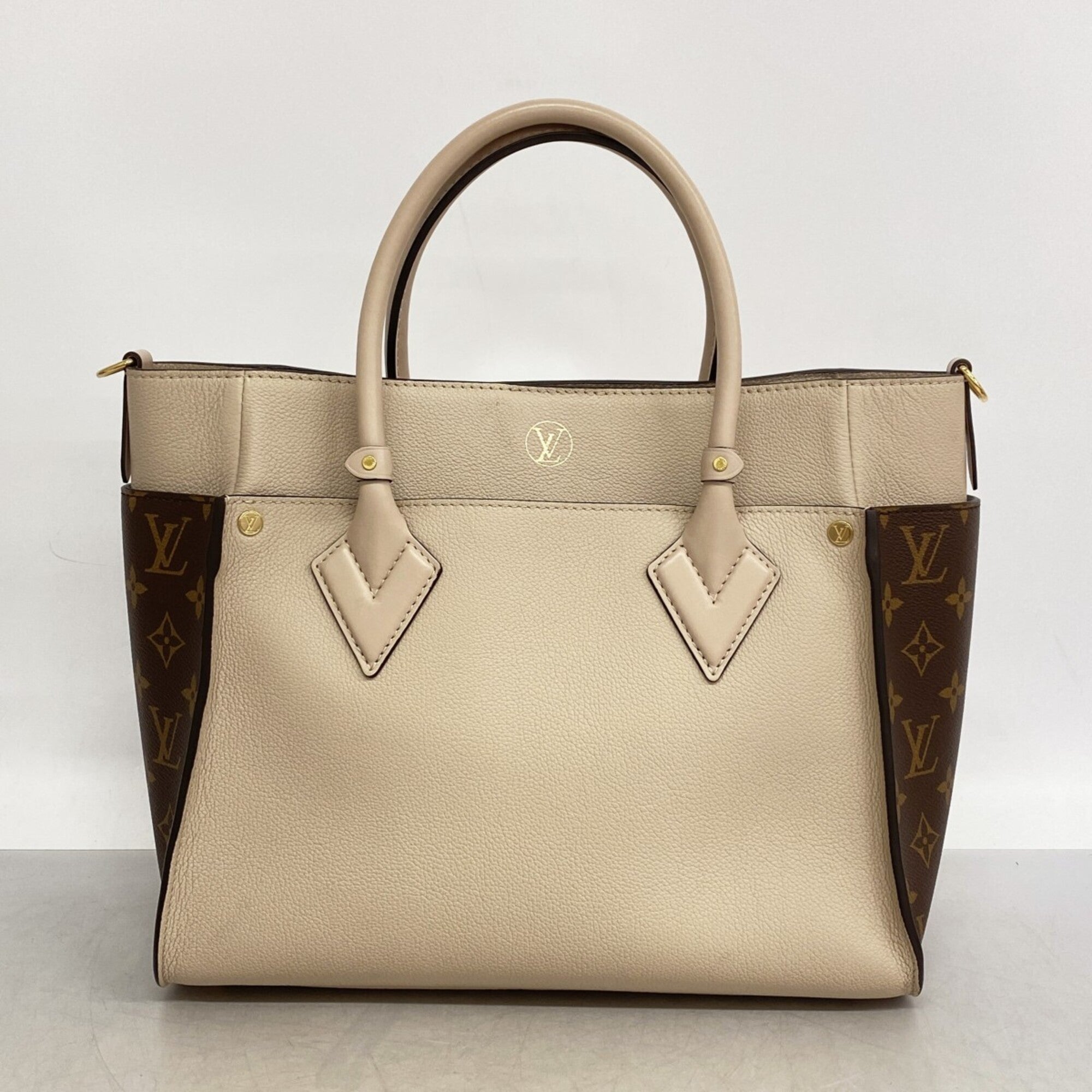 Louis Vuitton Brown Grayish Handbag (Pre-Owned)