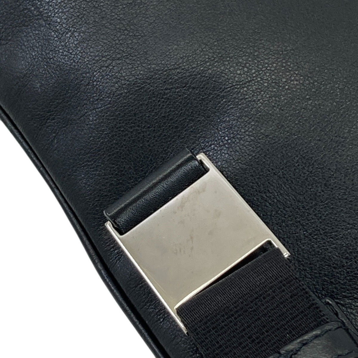 Christian Dior Black Leather Shoulder Bag (Pre-Owned)