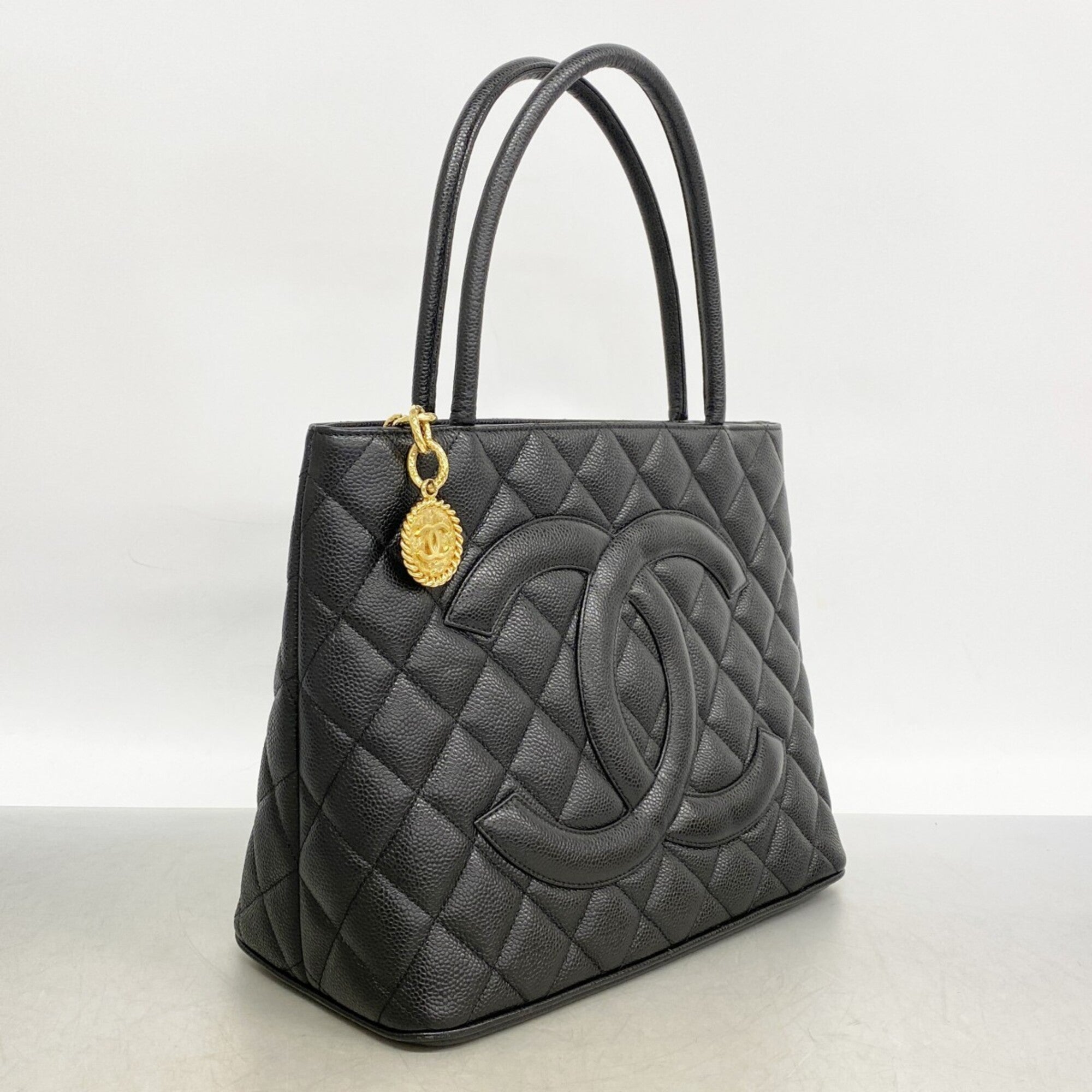 Chanel Black Grained Calfskin Tote Bag (Pre-Owned)