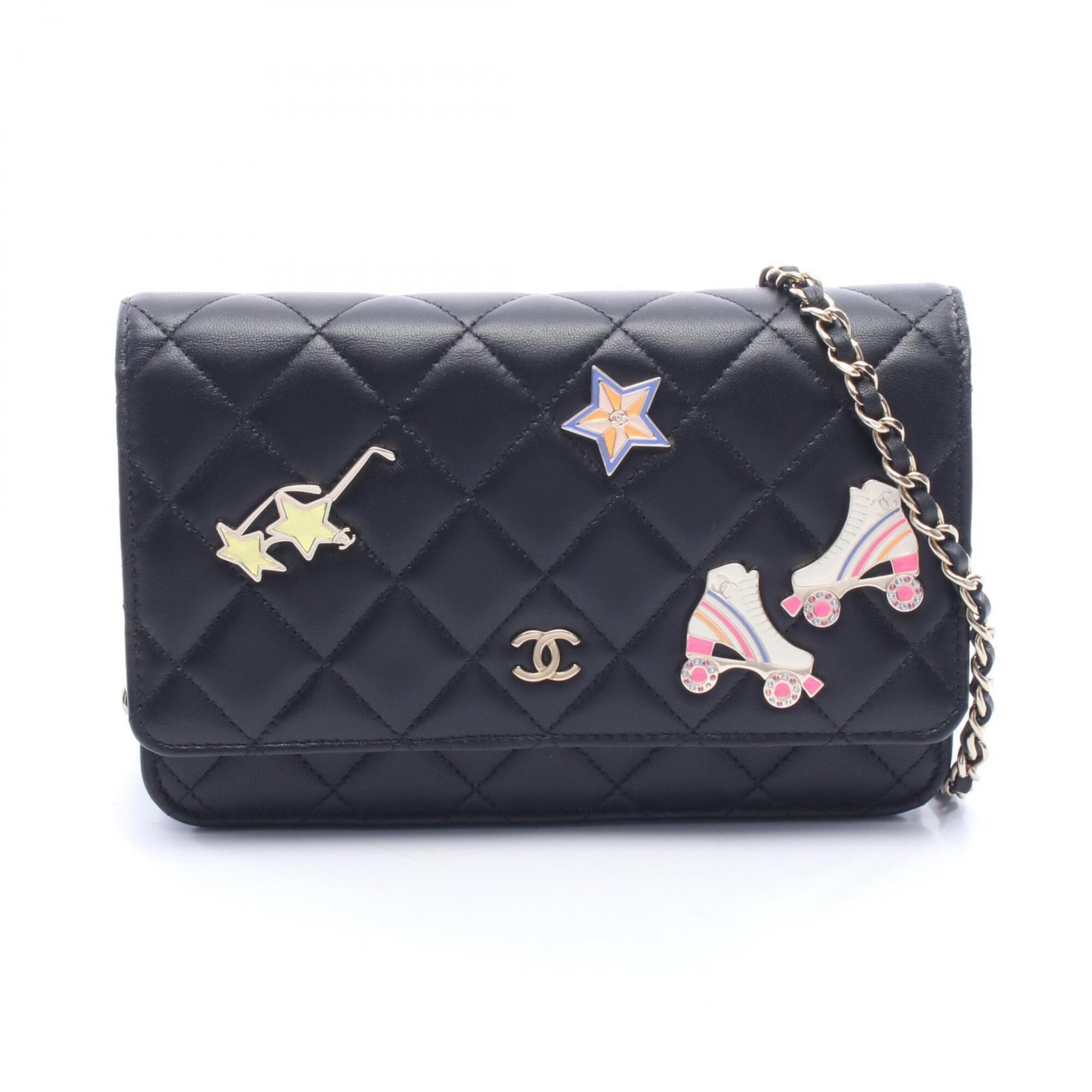 Chanel Black Leather Handbag Shoulder Bag (Pre-Owned)