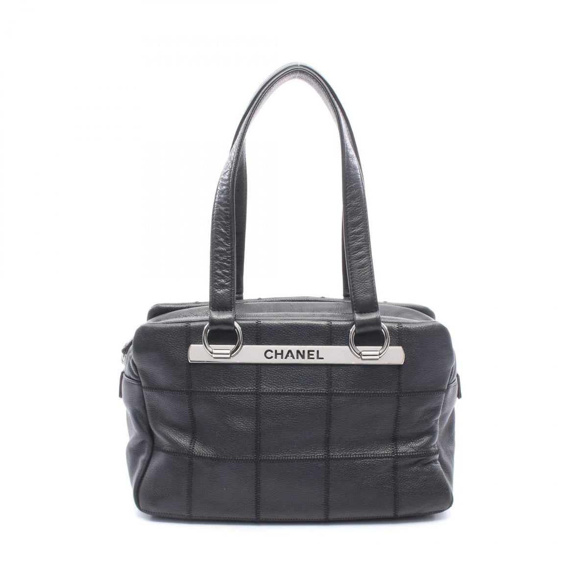 Chanel Black Grained Calfskin Handbag (Pre-Owned)