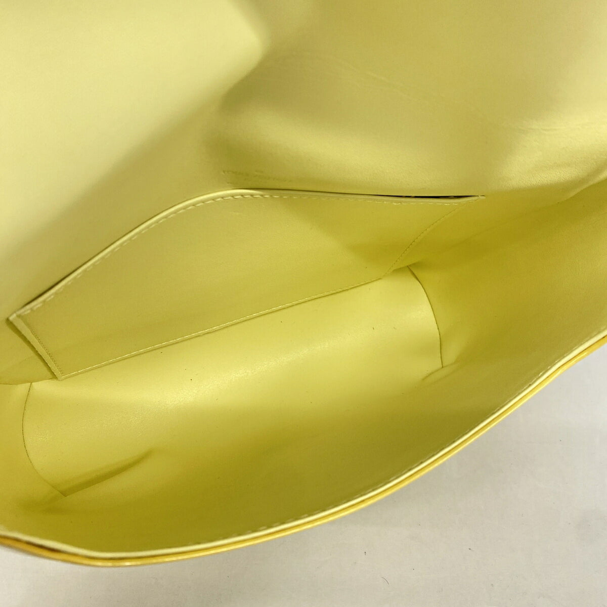 Louis Vuitton Lime Yellow Shoulder Bag (Pre-Owned)