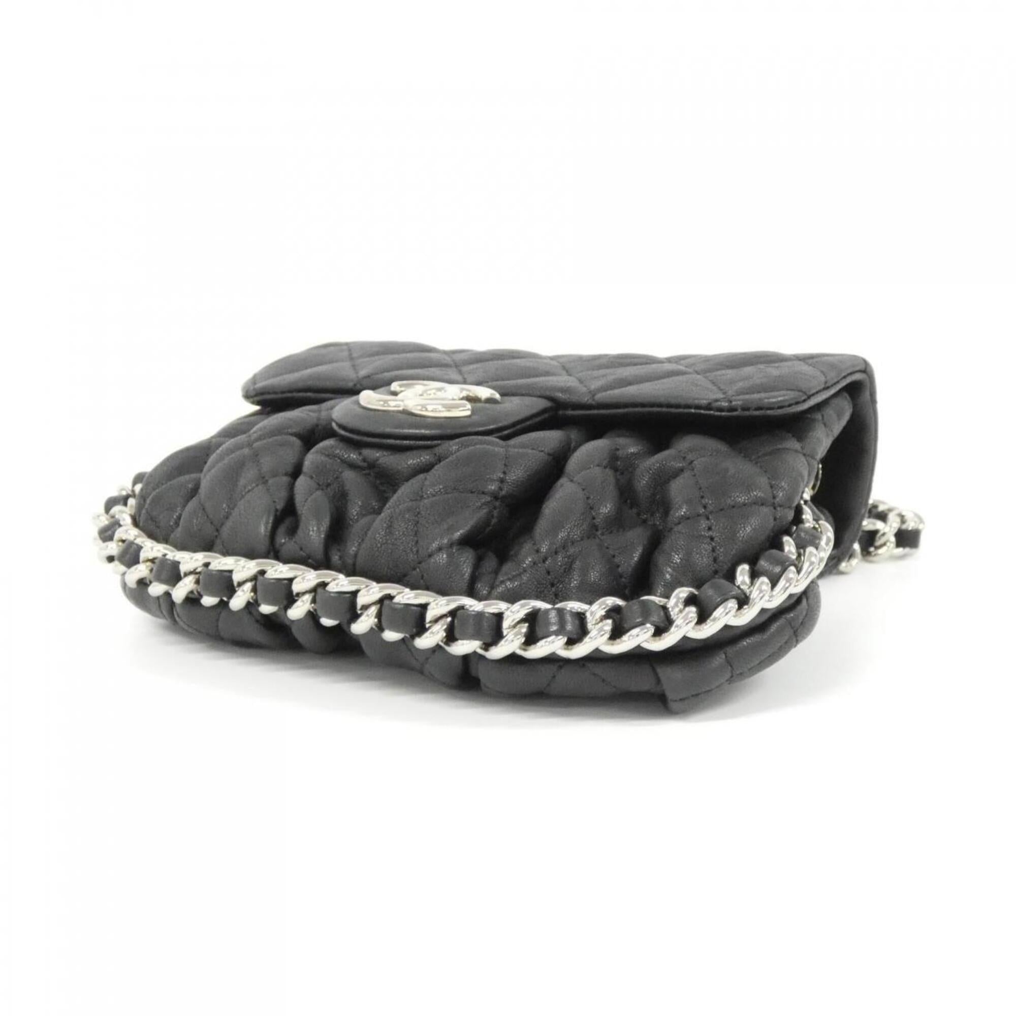 Chanel Black Leather Shoulder Bag (Pre-Owned)