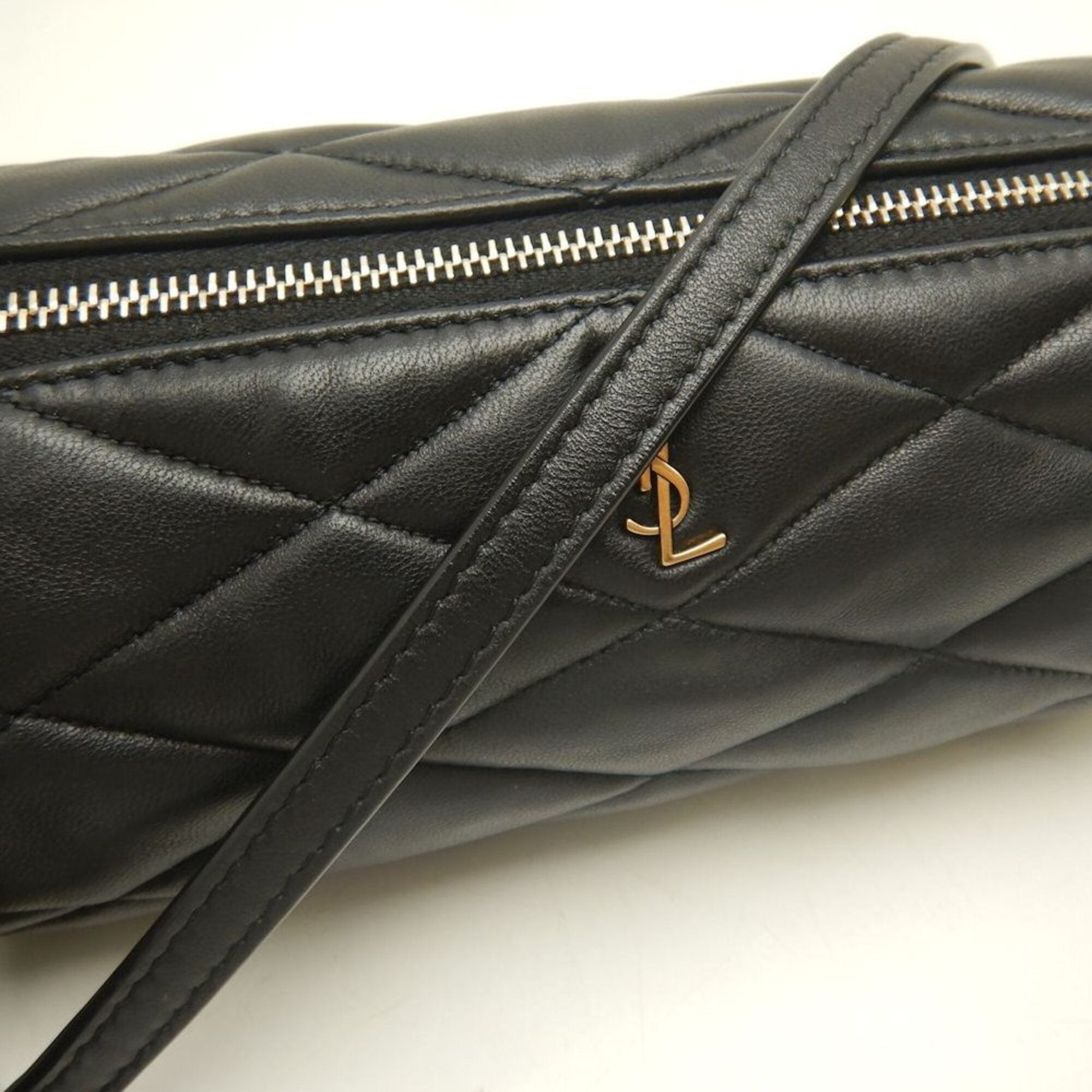 Saint Laurent Leather Shoulder Bag (Pre-Owned)