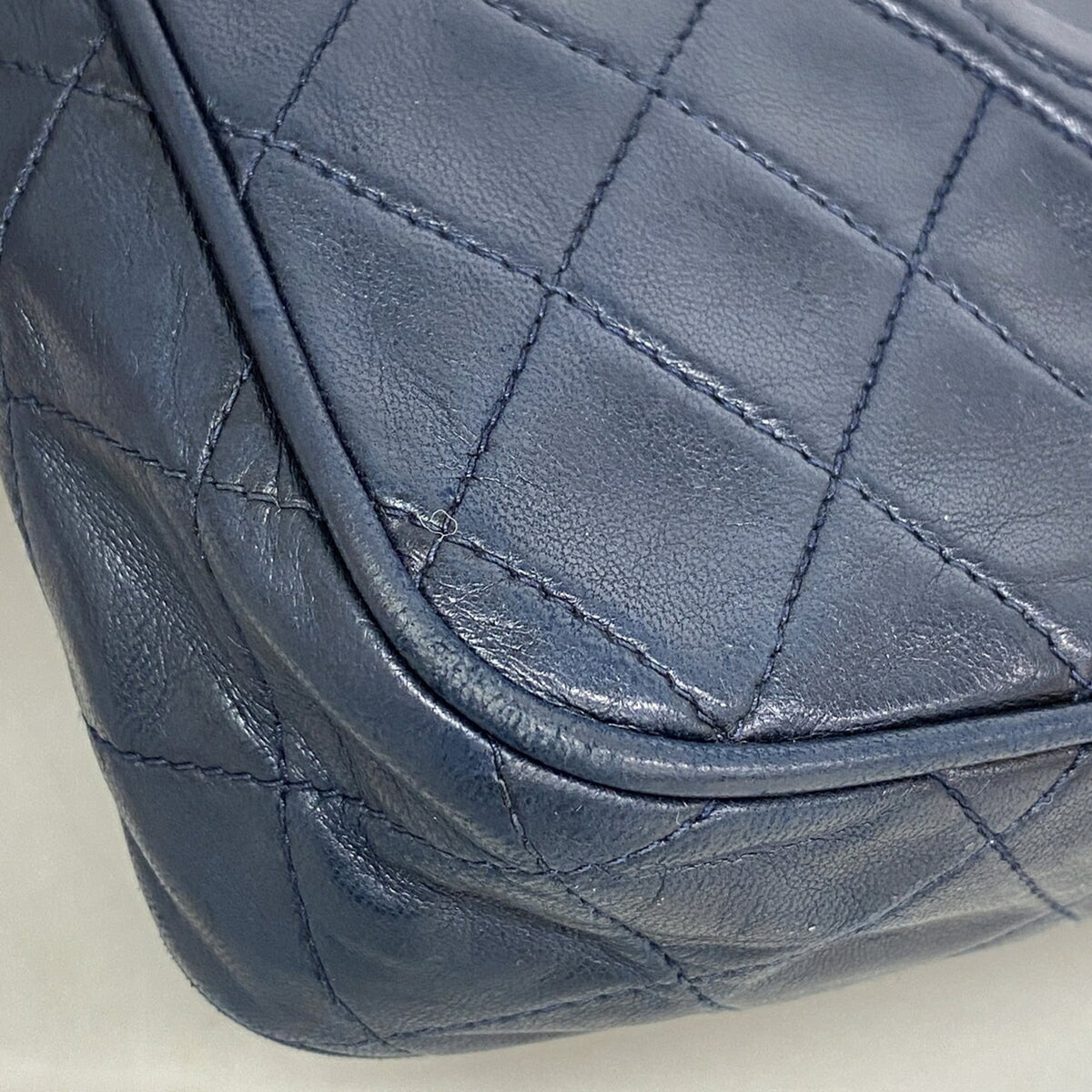 Chanel Navy Leather Shoulder Bag (Pre-Owned)