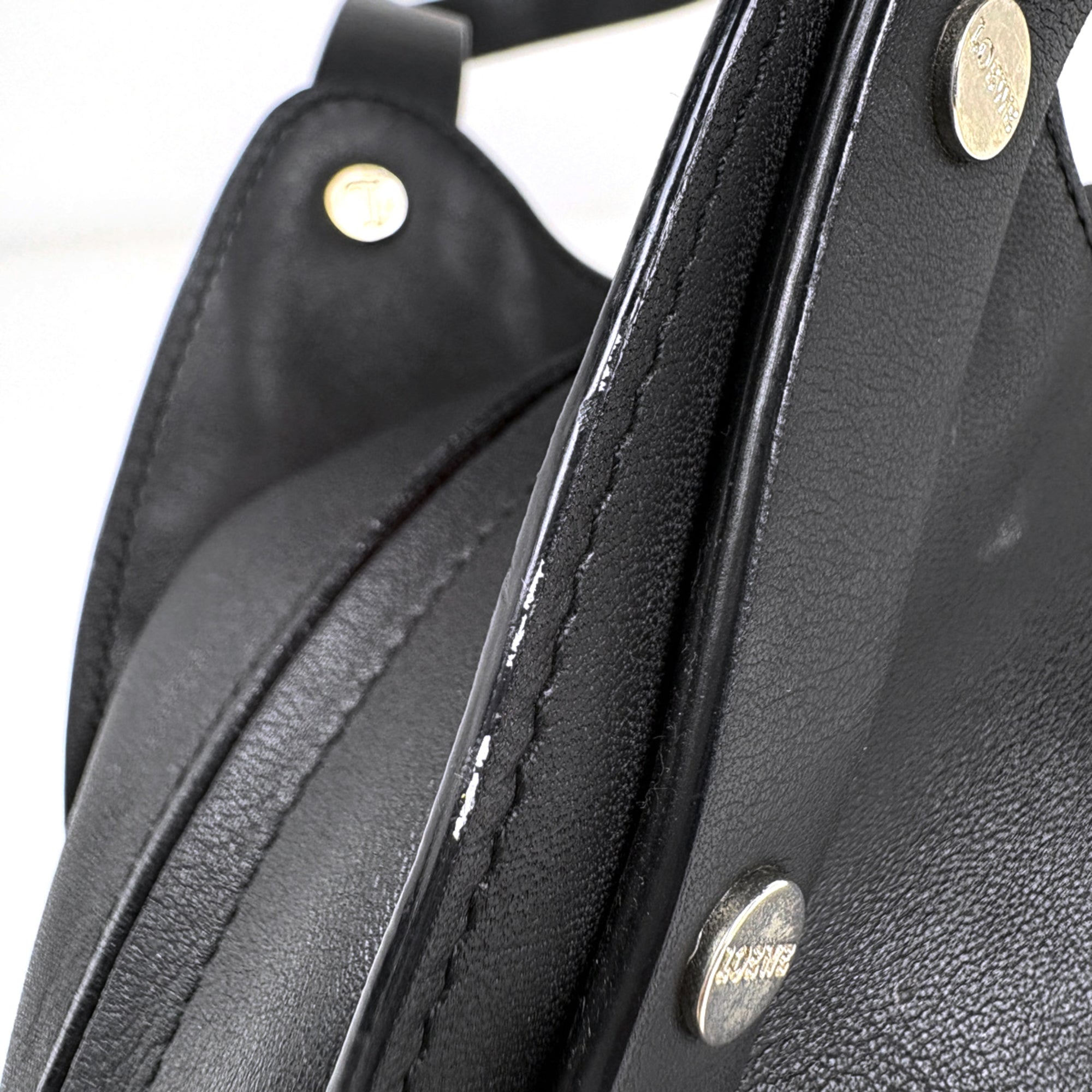Loewe Black Leather Handbag (Pre-Owned)