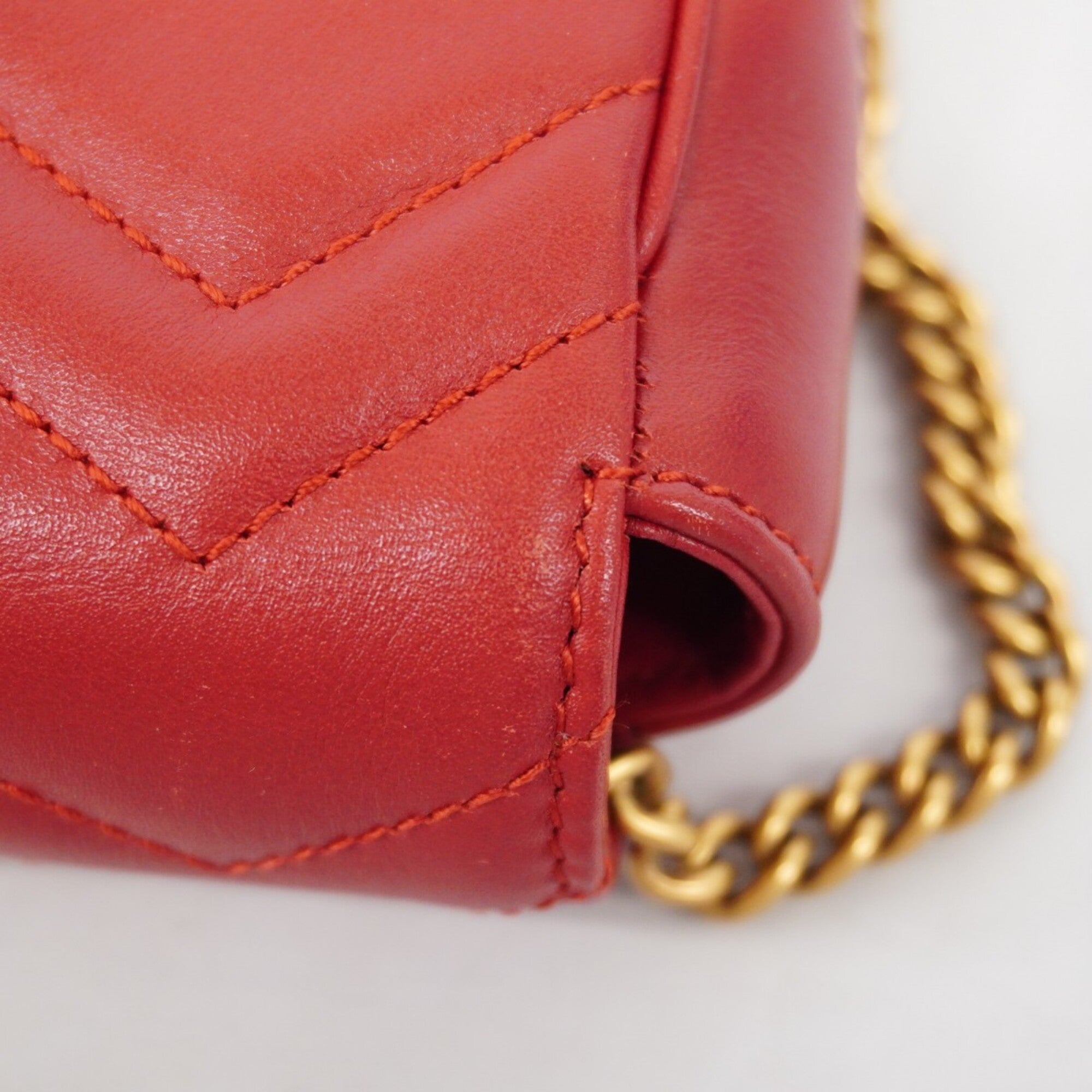 Gucci Red Color Leather Shoulder Bag (Pre-Owned)