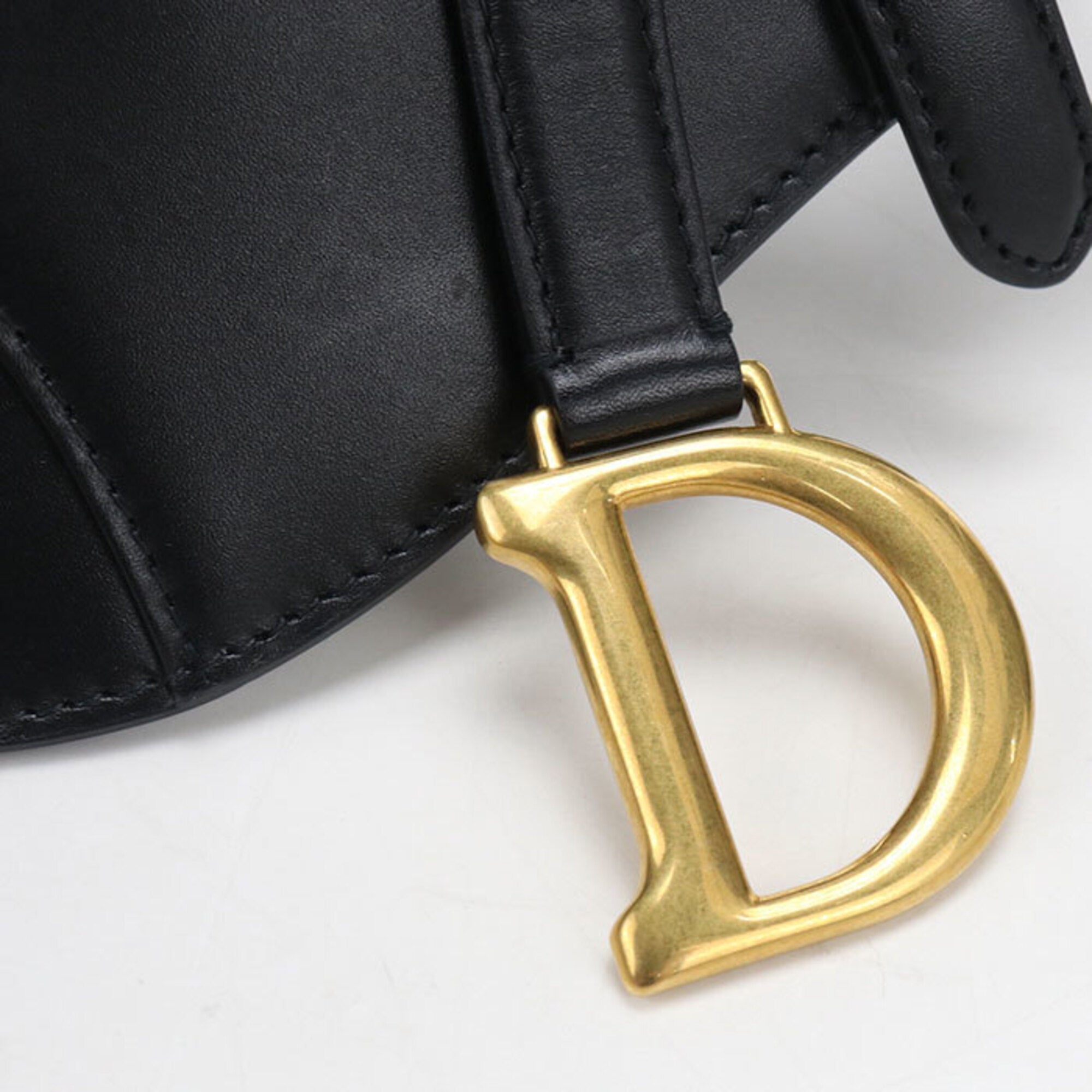 Christian Dior Black Leather Sling Bag (Pre-Owned)