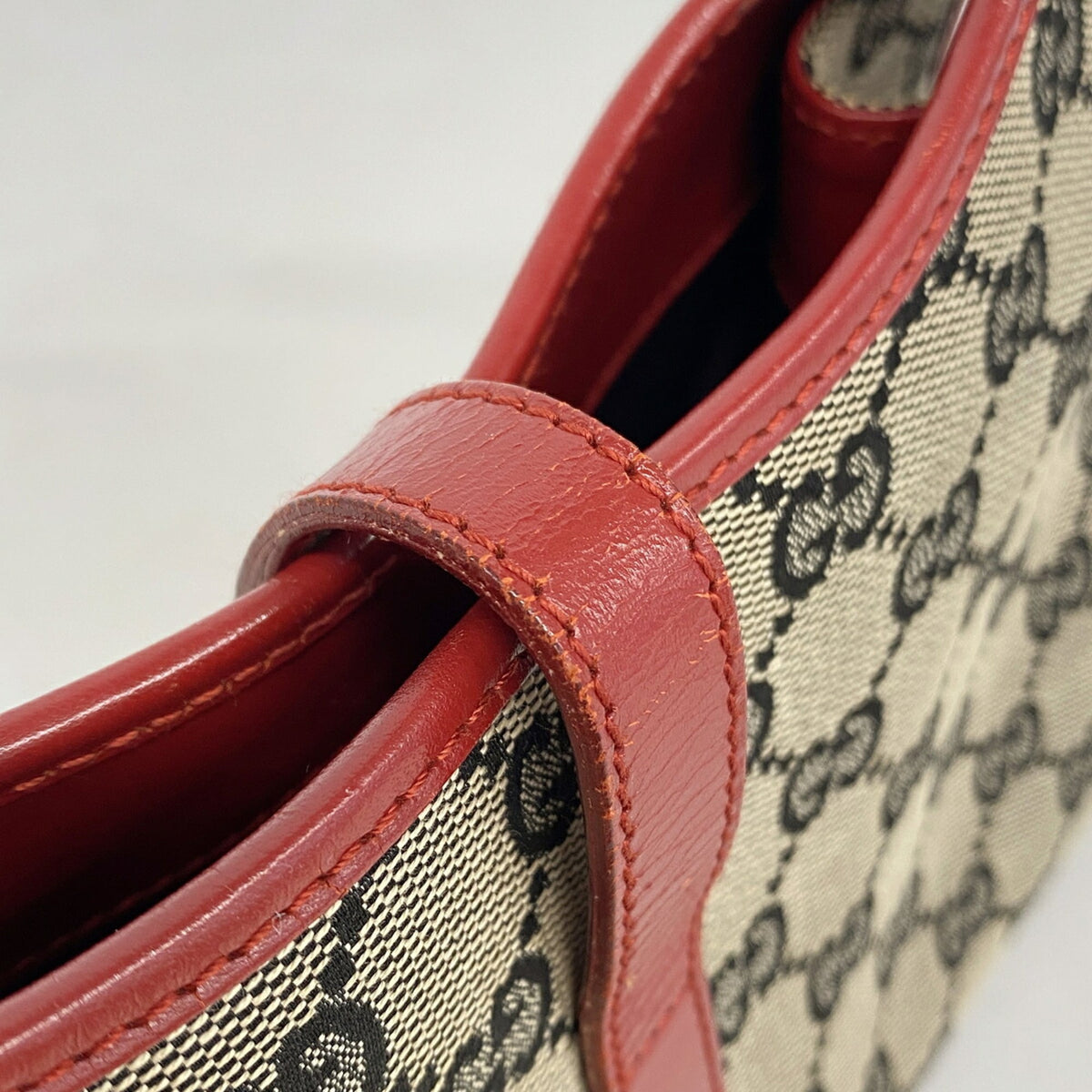 Gucci Beige Red Color Canvas Handbag (Pre-Owned)