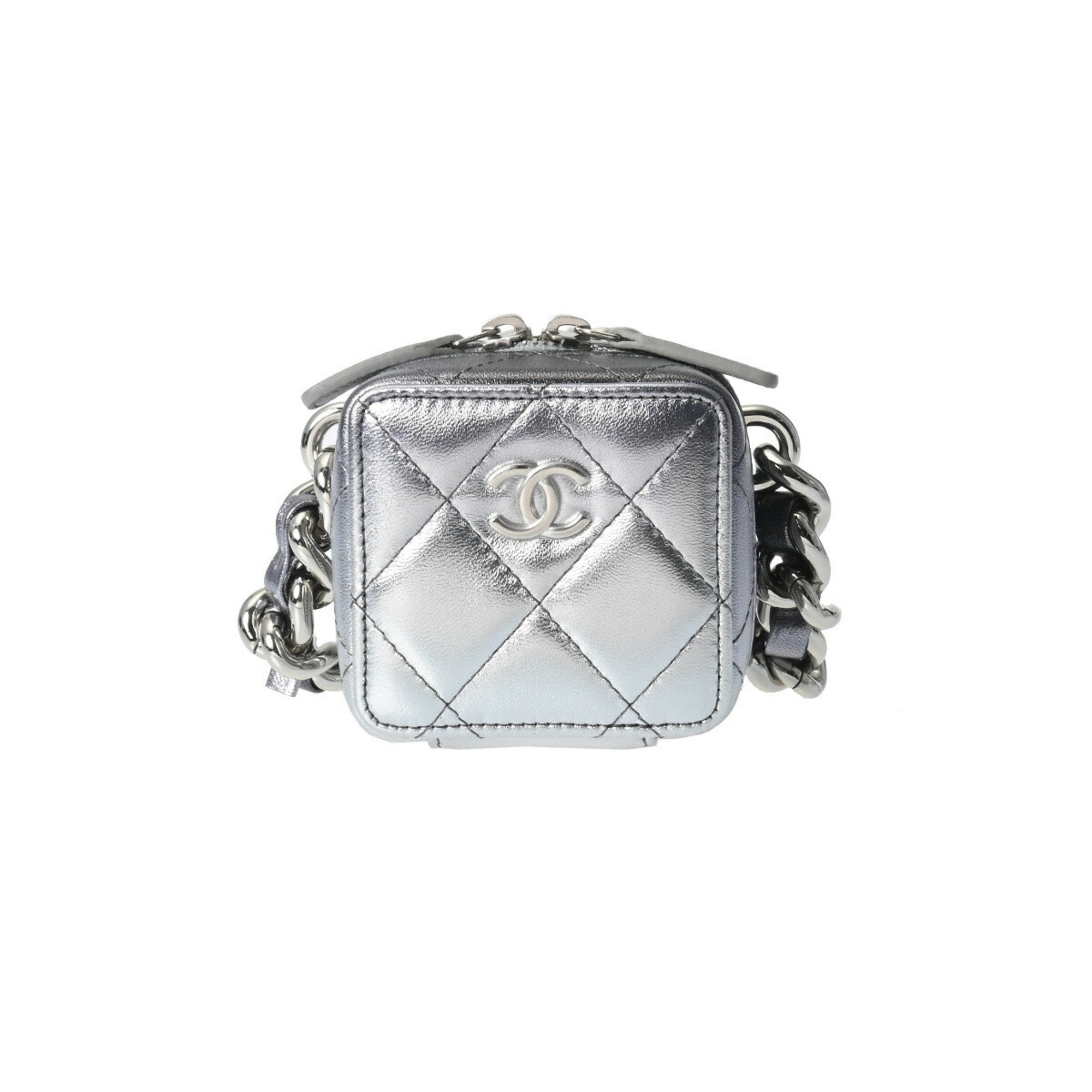 Chanel Silver Leather Shoulder Bag (Pre-Owned)