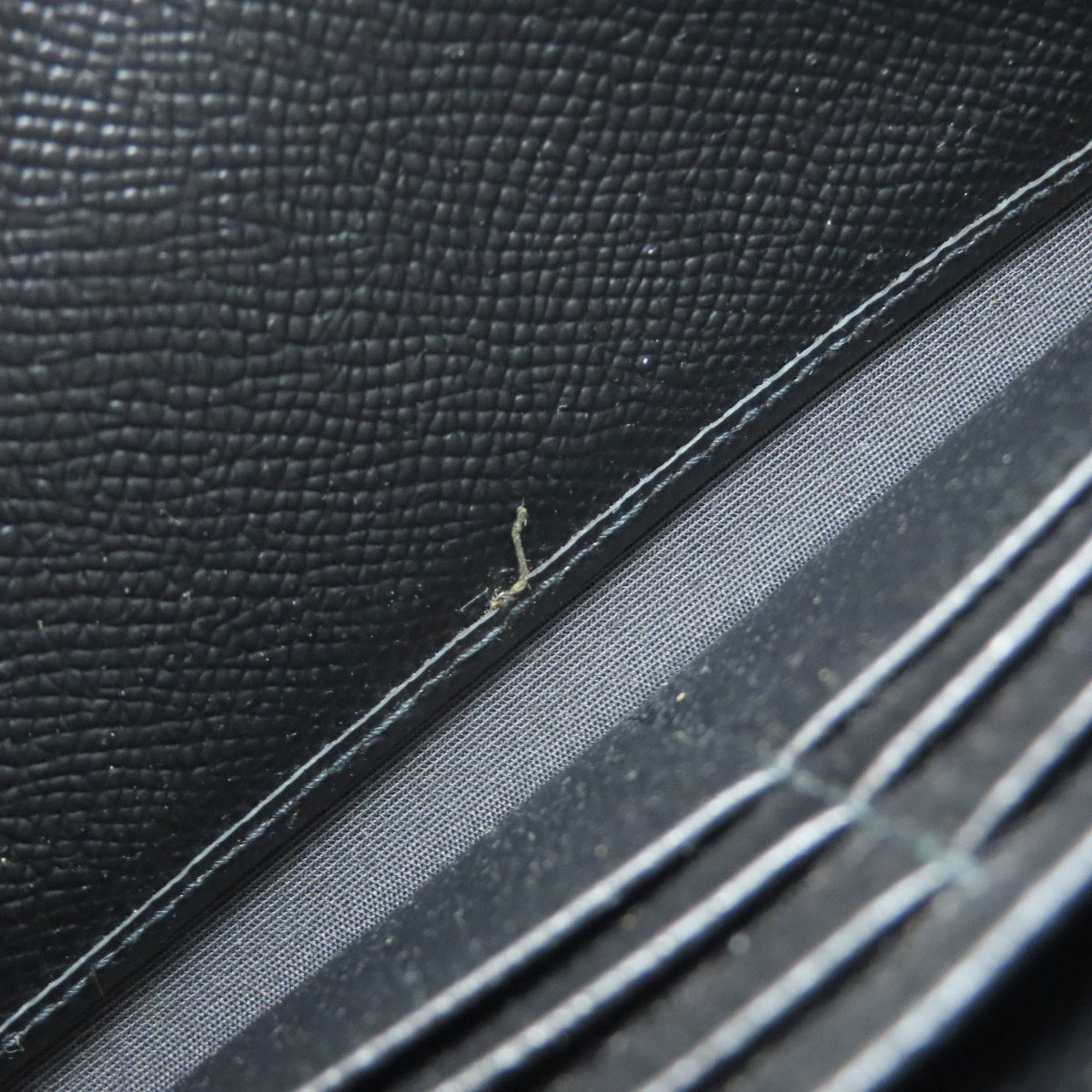Salvatore Ferragamo Black Leather Long Wallet (Bi-Fold) (Pre-Owned)