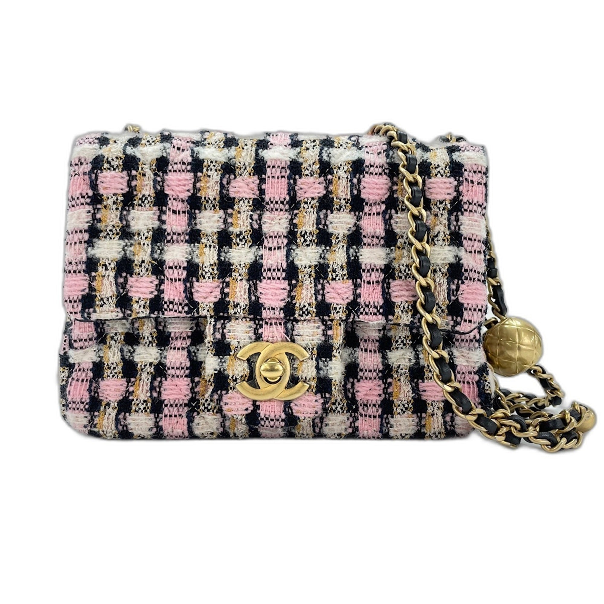 Chanel Matelasse Pink Shoulder Bag (Pre-Owned)