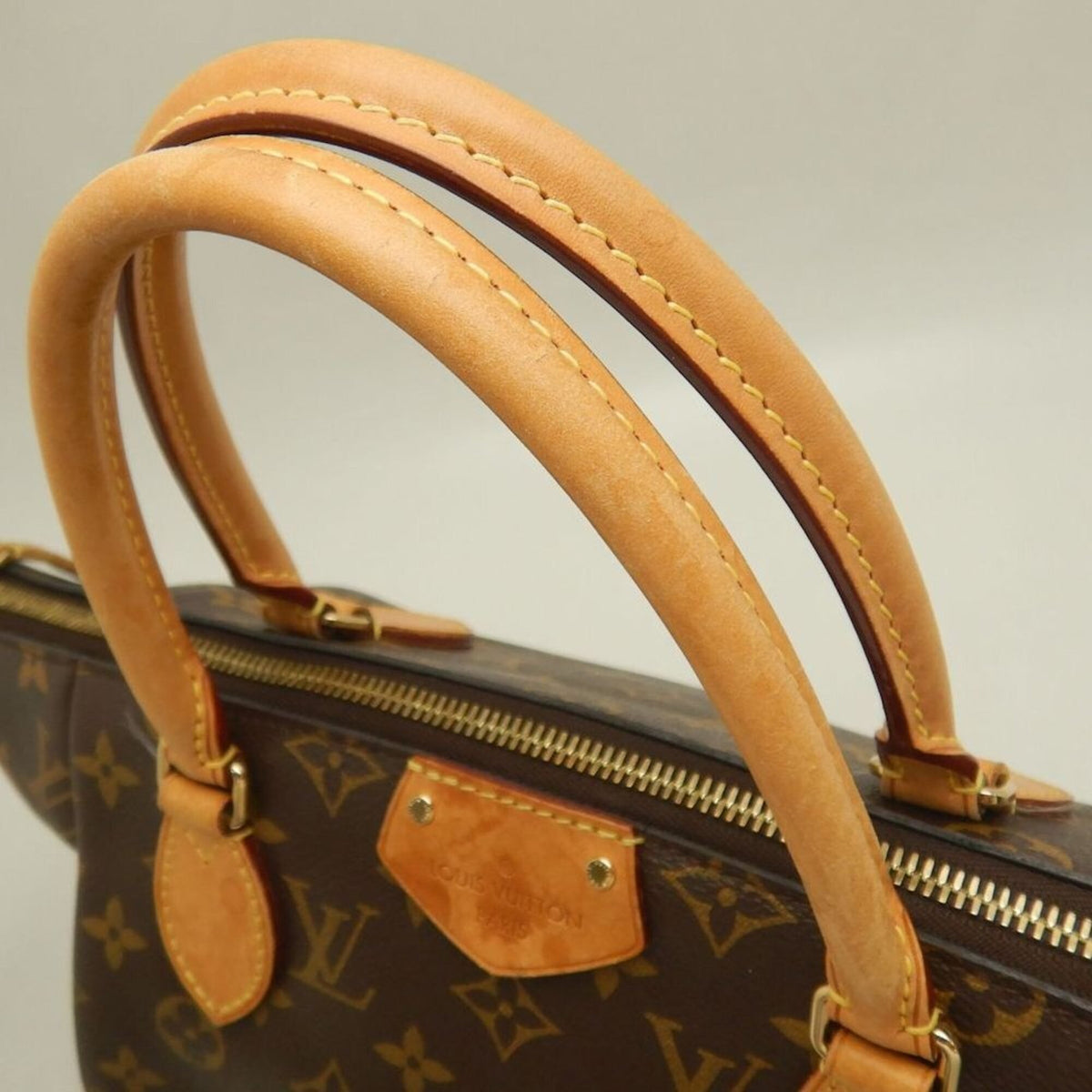 Louis Vuitton Brown Monogram Monogram Canvas Handbag (Pre-Owned)
