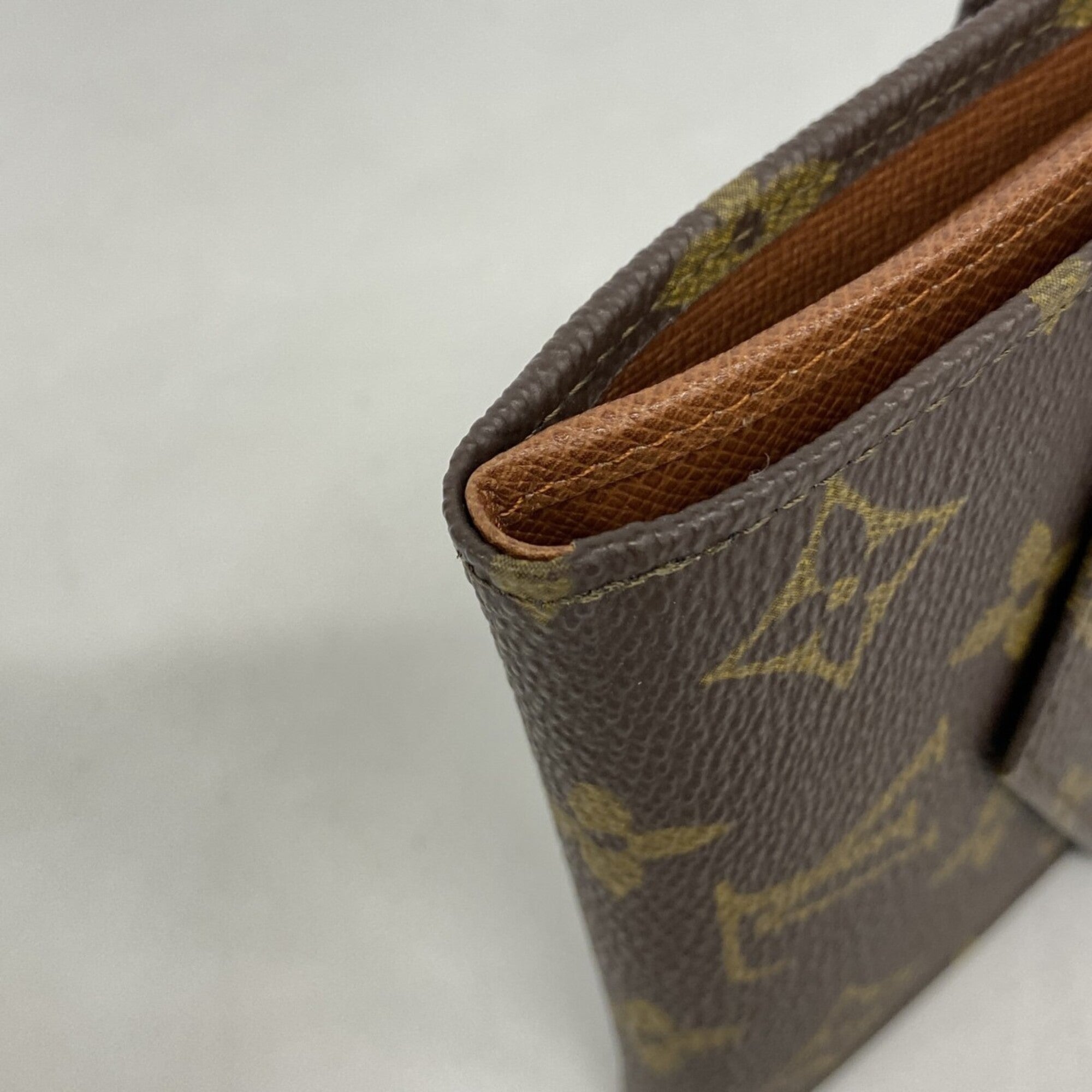 Louis Vuitton Brown Wallet (Tri-Fold) (Pre-Owned)