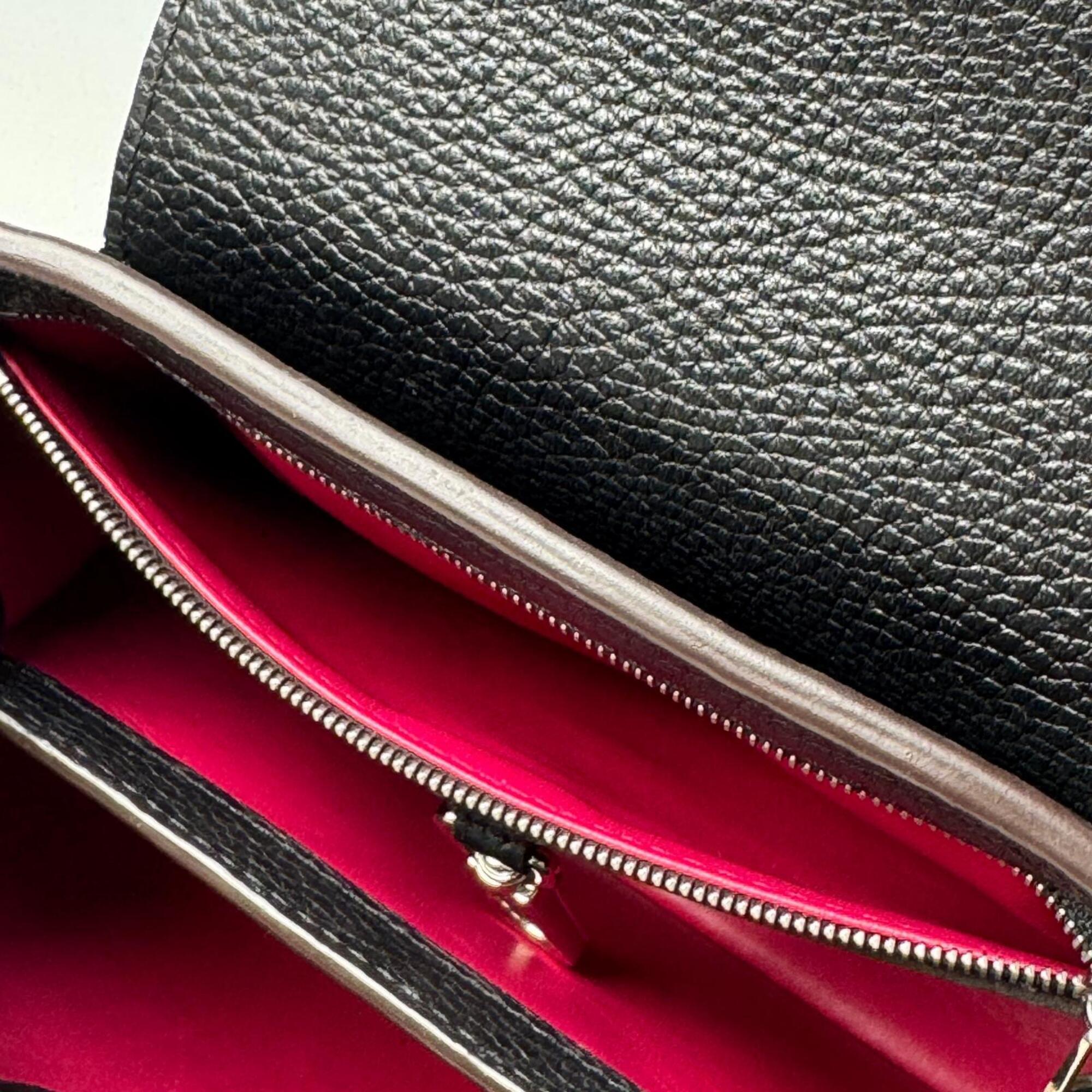 Louis Vuitton Black Leather Handbag Shoulder Bag (Pre-Owned)