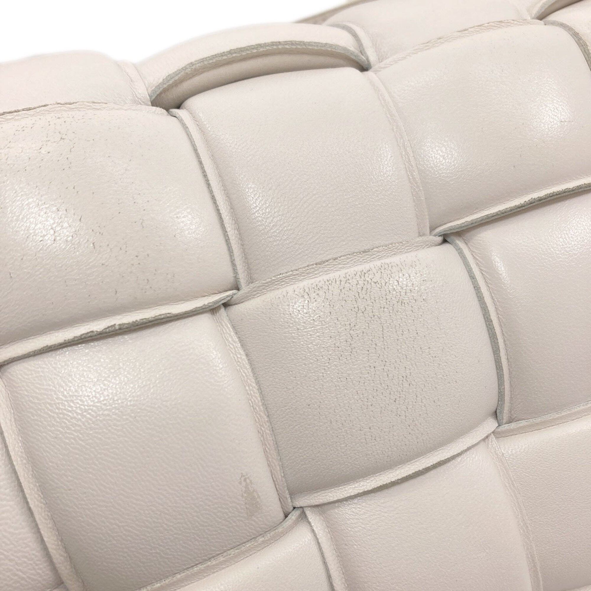 Bottega Veneta White Leather Shoulder Bag (Pre-Owned)