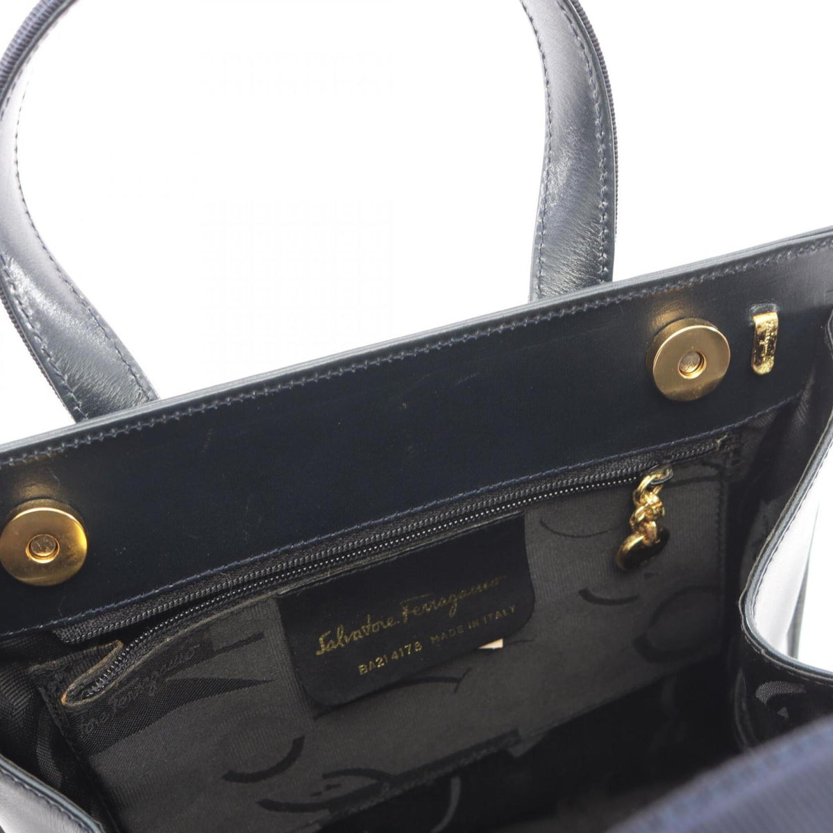 Salvatore Ferragamo Navy Leather Handbag (Pre-Owned)