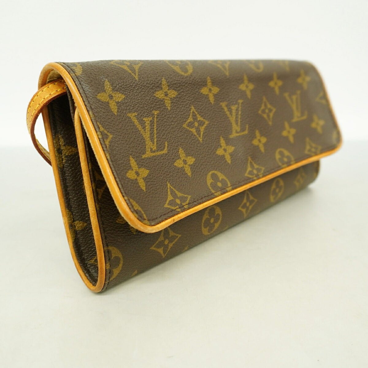 Louis Vuitton Brown Shoulder Bag (Pre-Owned)