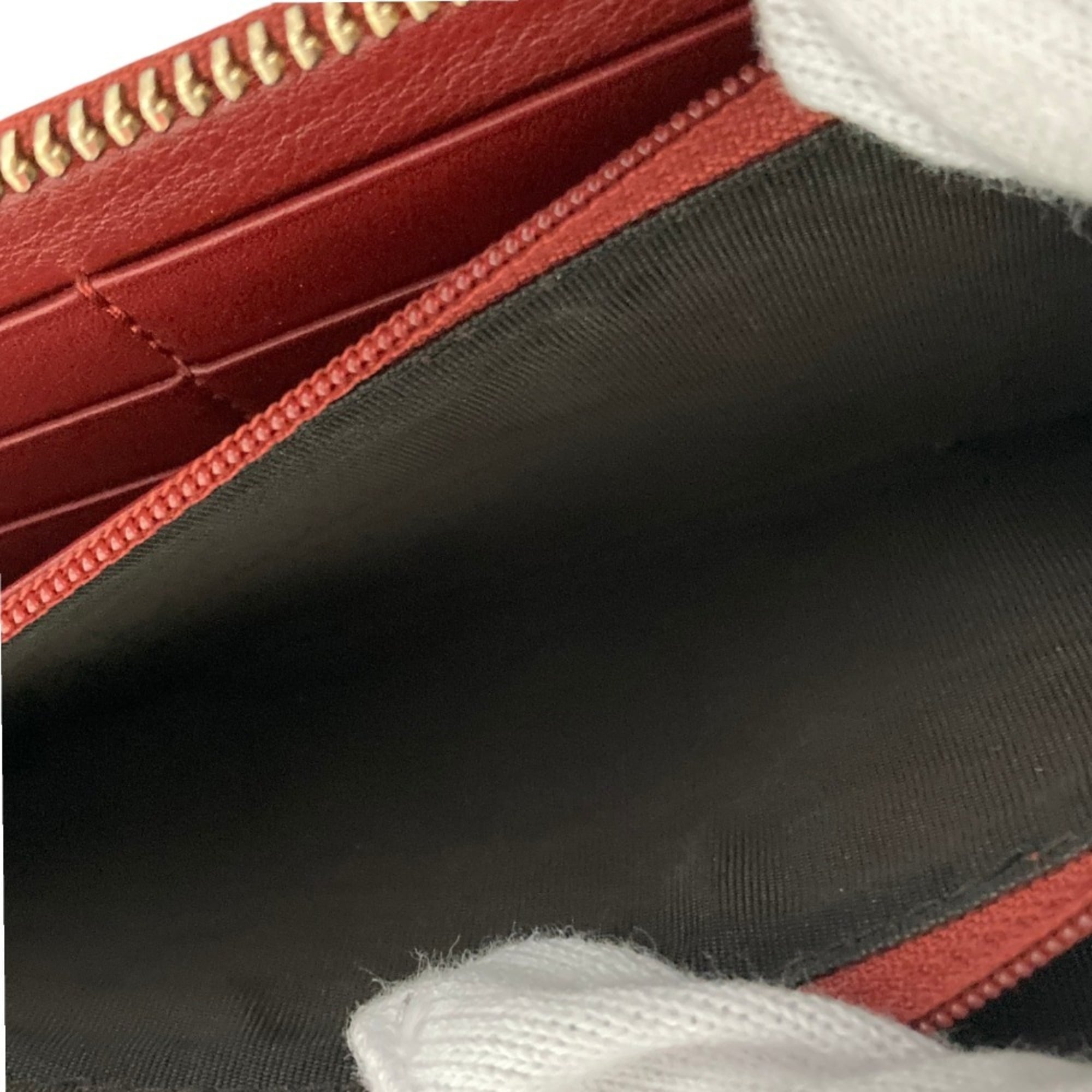 Gucci Red Color Patent Leather Long Wallet (Bi-Fold) (Pre-Owned)