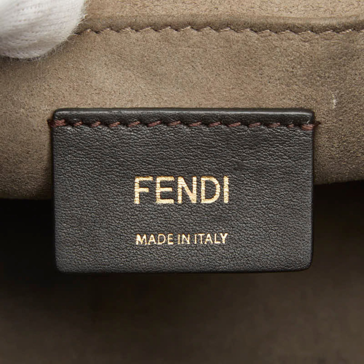 Fendi Beige Navy Leather Shoulder Bag (Pre-Owned)