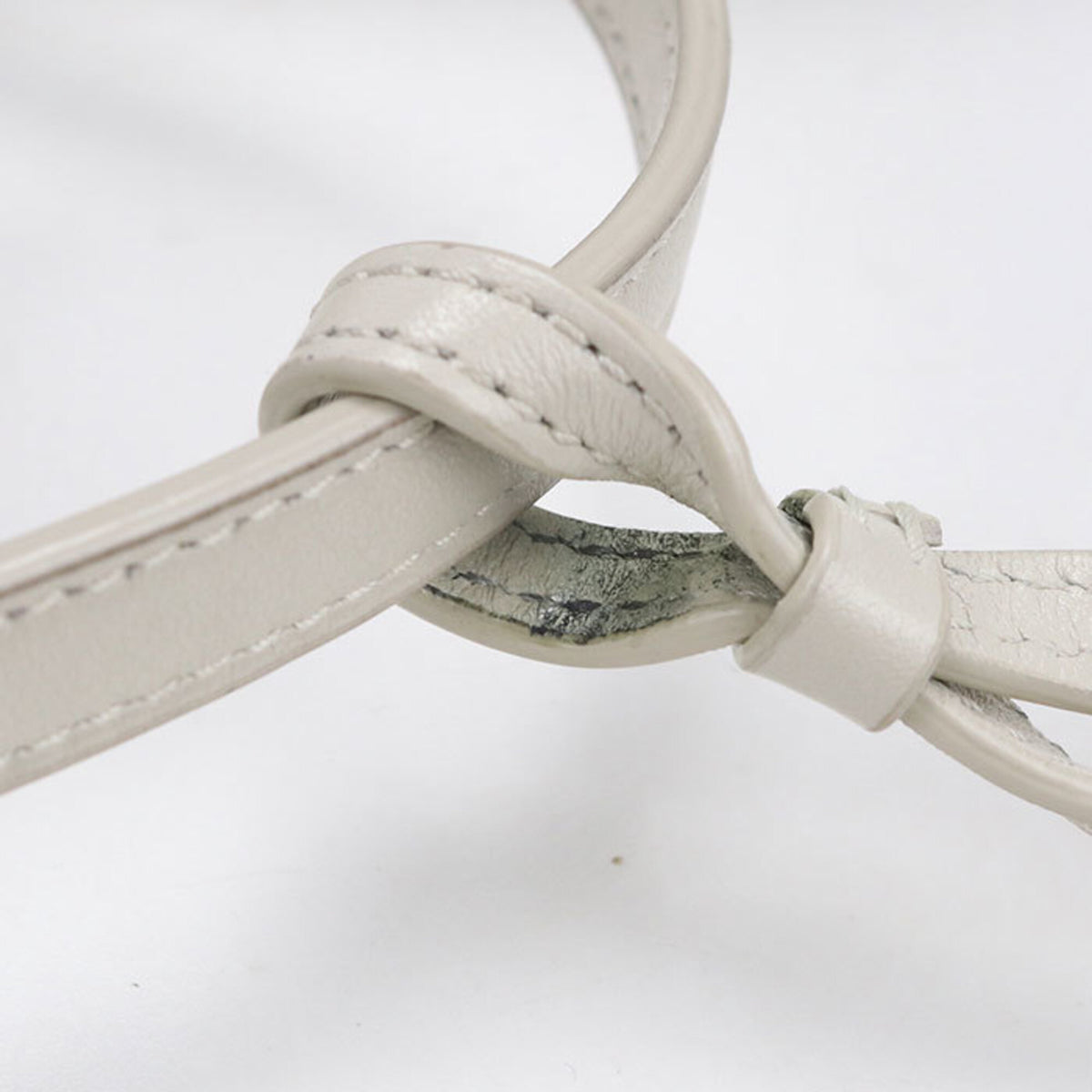 Saint Laurent White Leather Shoulder Bag (Pre-Owned)