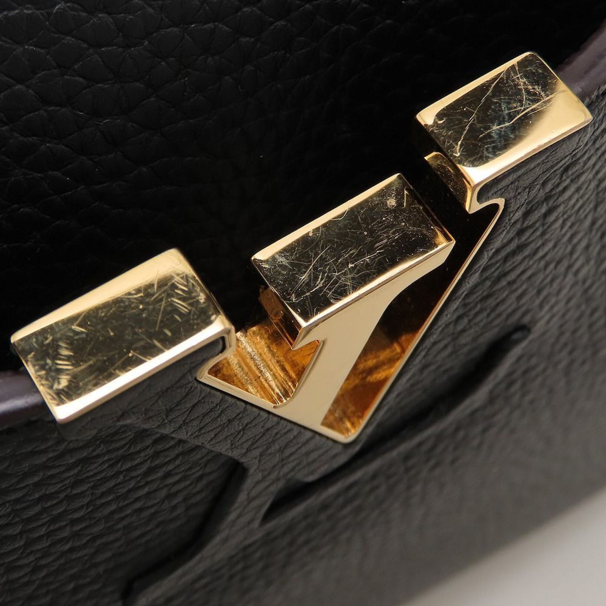 Louis Vuitton Noir Leather Handbag (Pre-Owned)