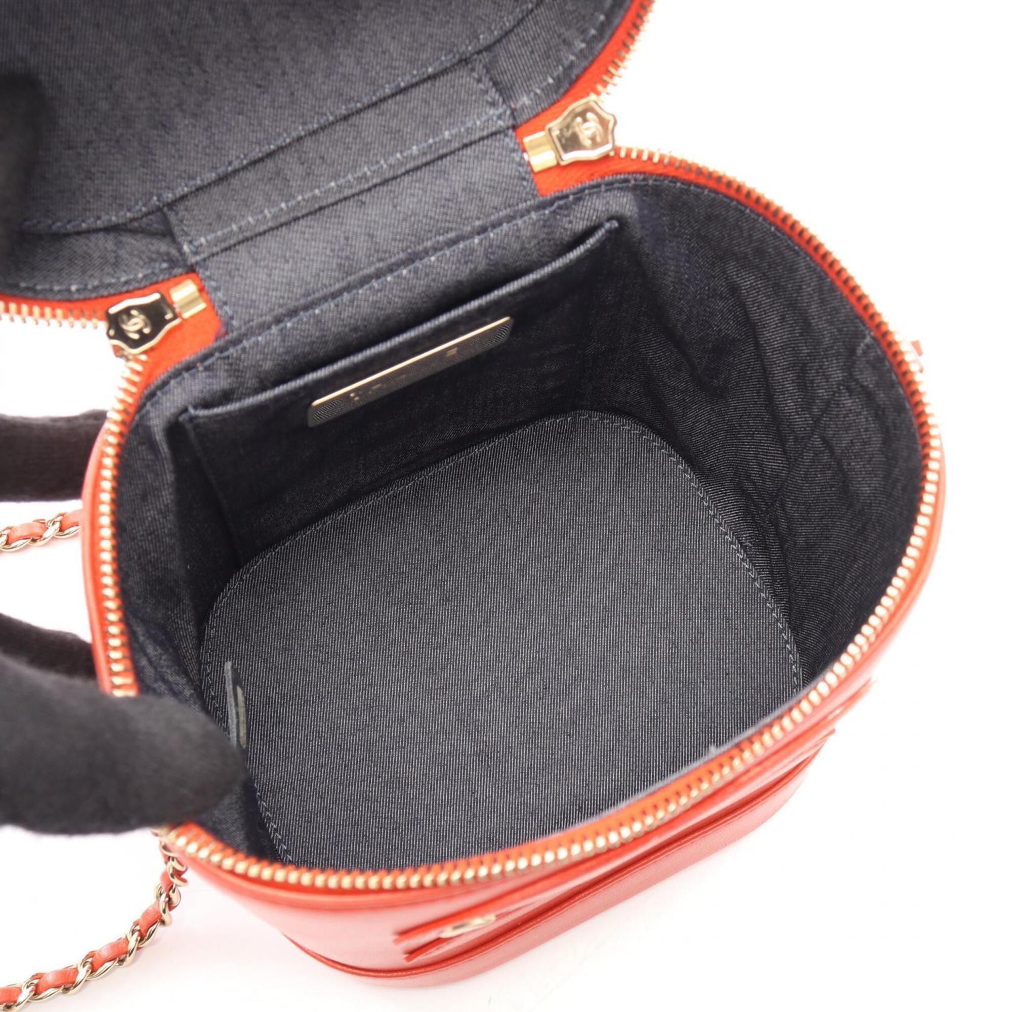Chanel Red Color Leather Handbag (Pre-Owned)
