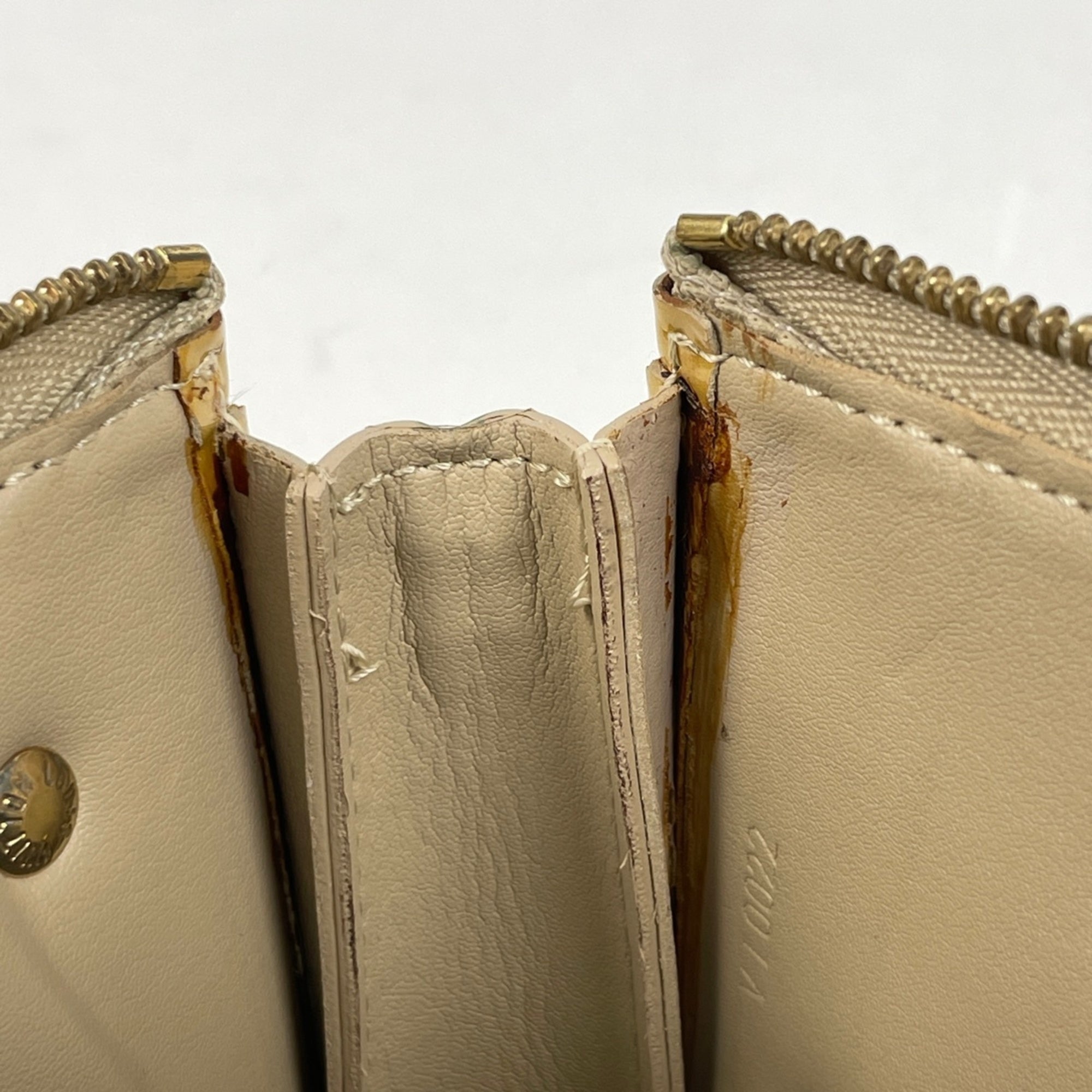 Louis Vuitton Beige Monogram Vernis Handbag (Pre-Owned)