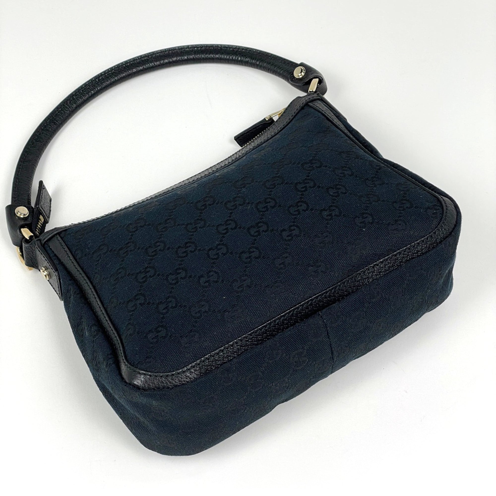 Gucci Black Gg Canvas Handbag (Pre-Owned)