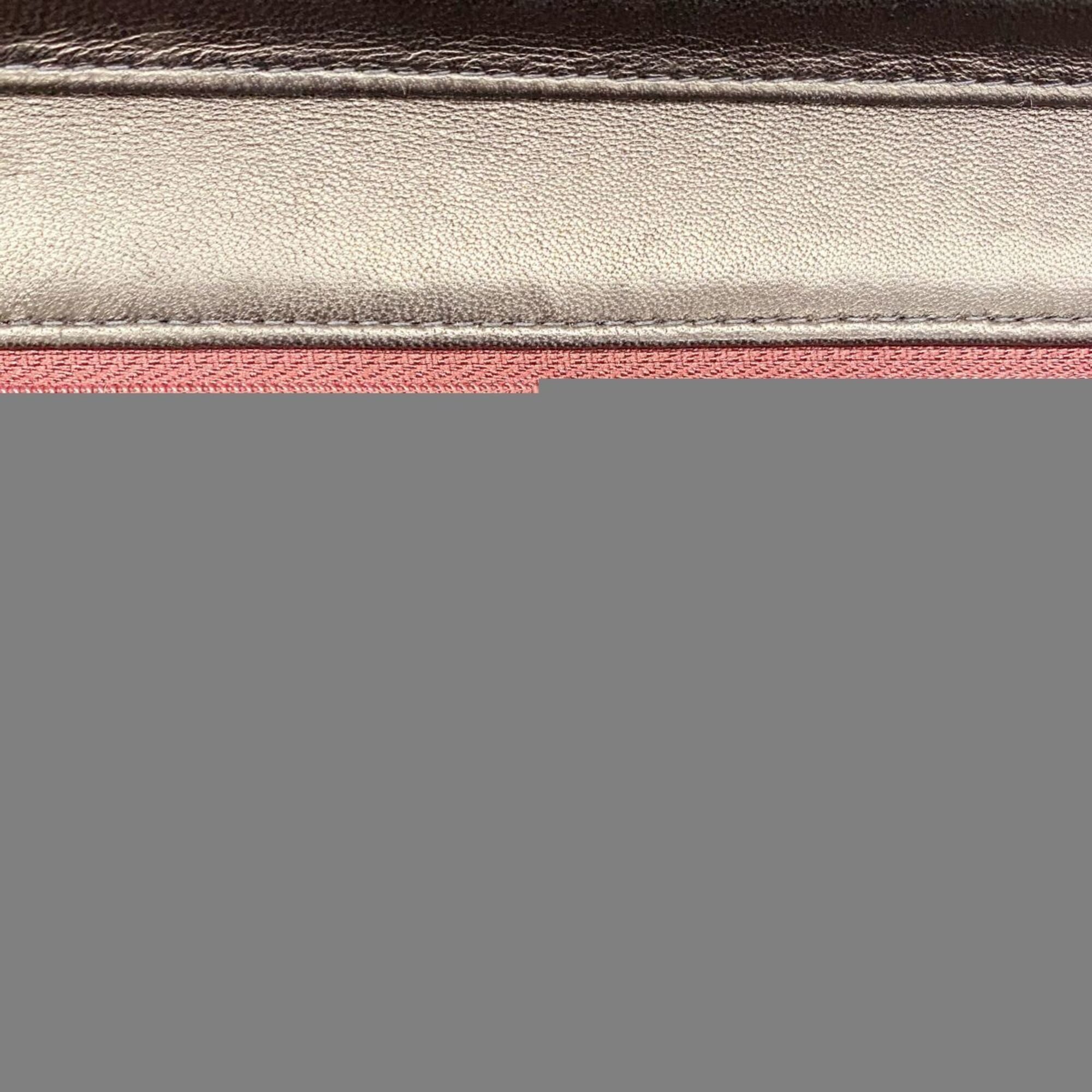 Chanel Black Leather Shoulder Bag (Pre-Owned)