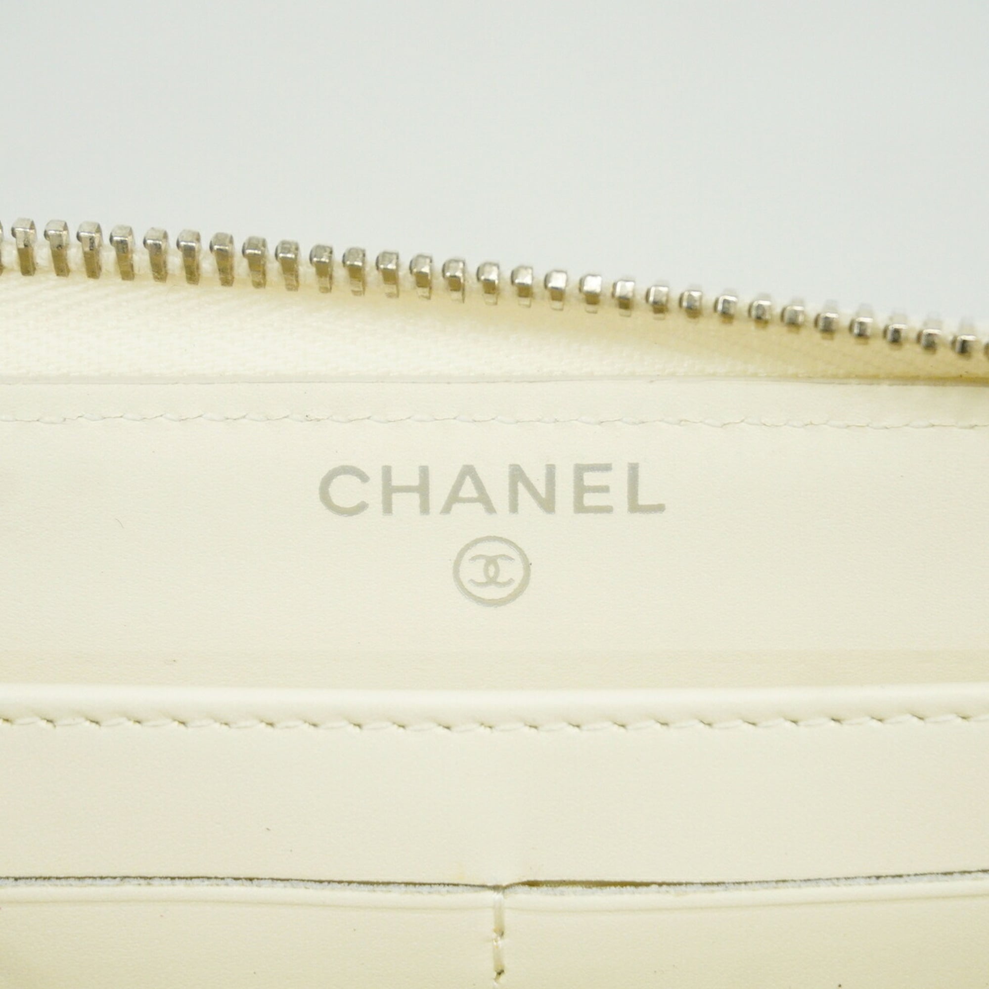 Chanel Ivory Grained Calfskin Long Wallet (Bi-Fold) (Pre-Owned)