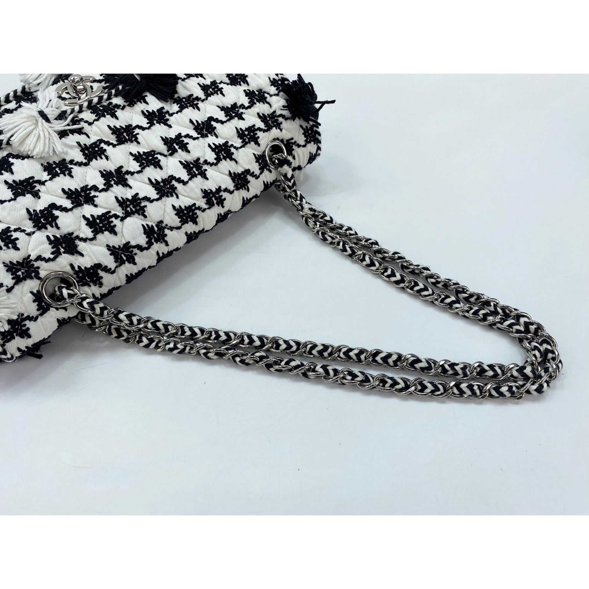 Chanel Matelasse Black Handbag (Pre-Owned)