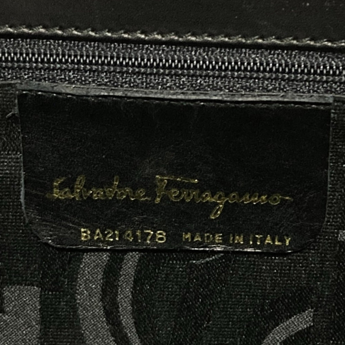 Salvatore Ferragamo Black Leather Handbag (Pre-Owned)