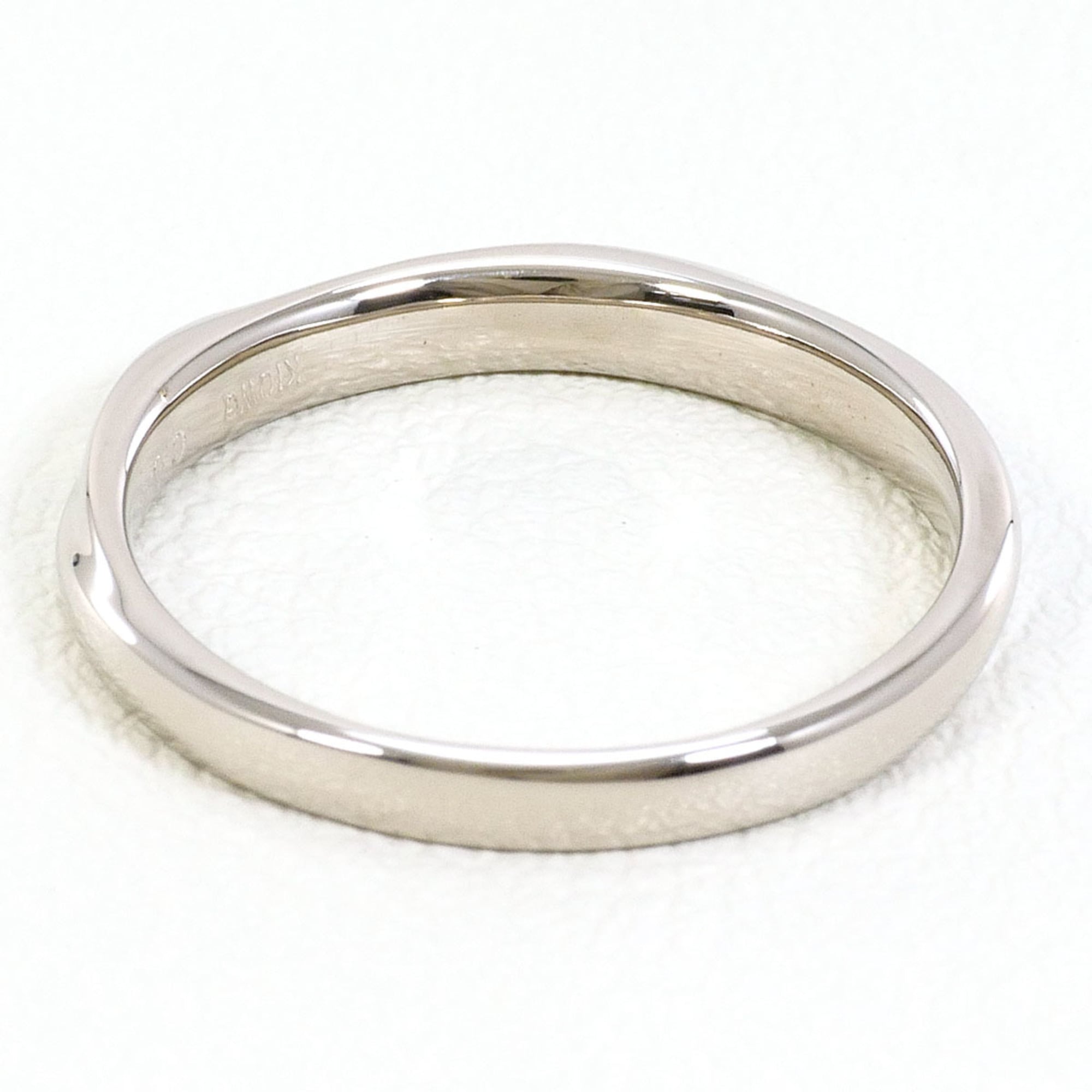 Unbranded White Gold White Gold (10K) Band Ring (Pre-Owned)