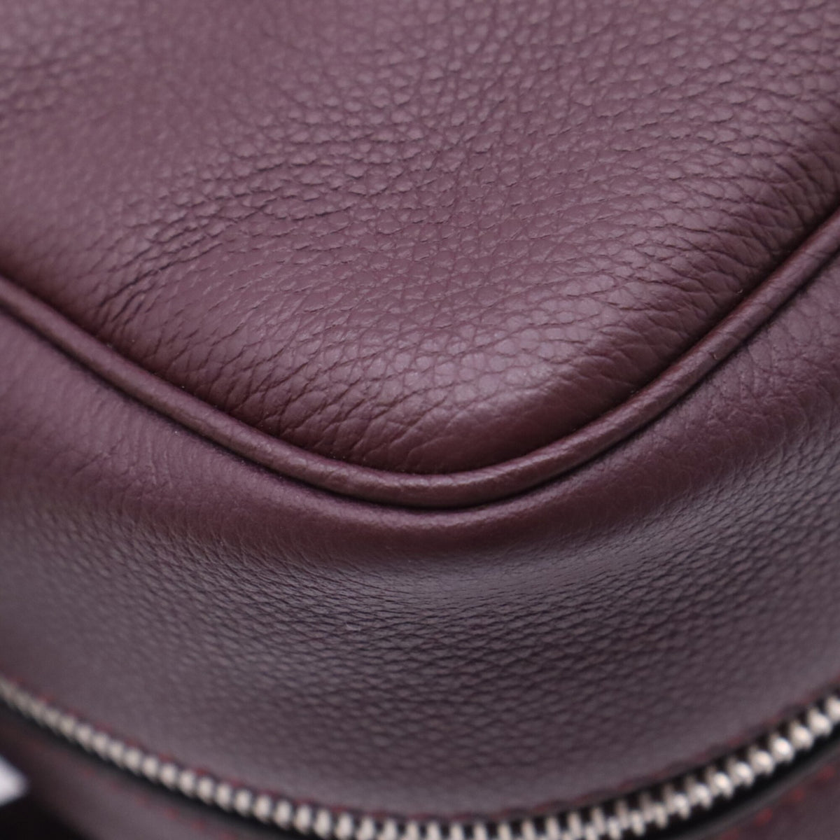 Fendi Red Color Wine Leather Clutch Bag (Pre-Owned)
