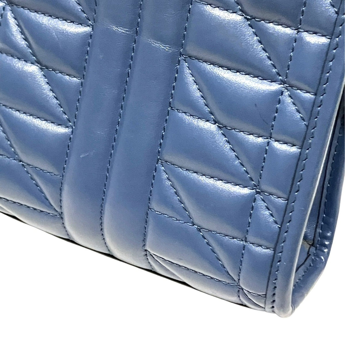 Gucci Blue Quilting Shoulder Bag (Pre-Owned)