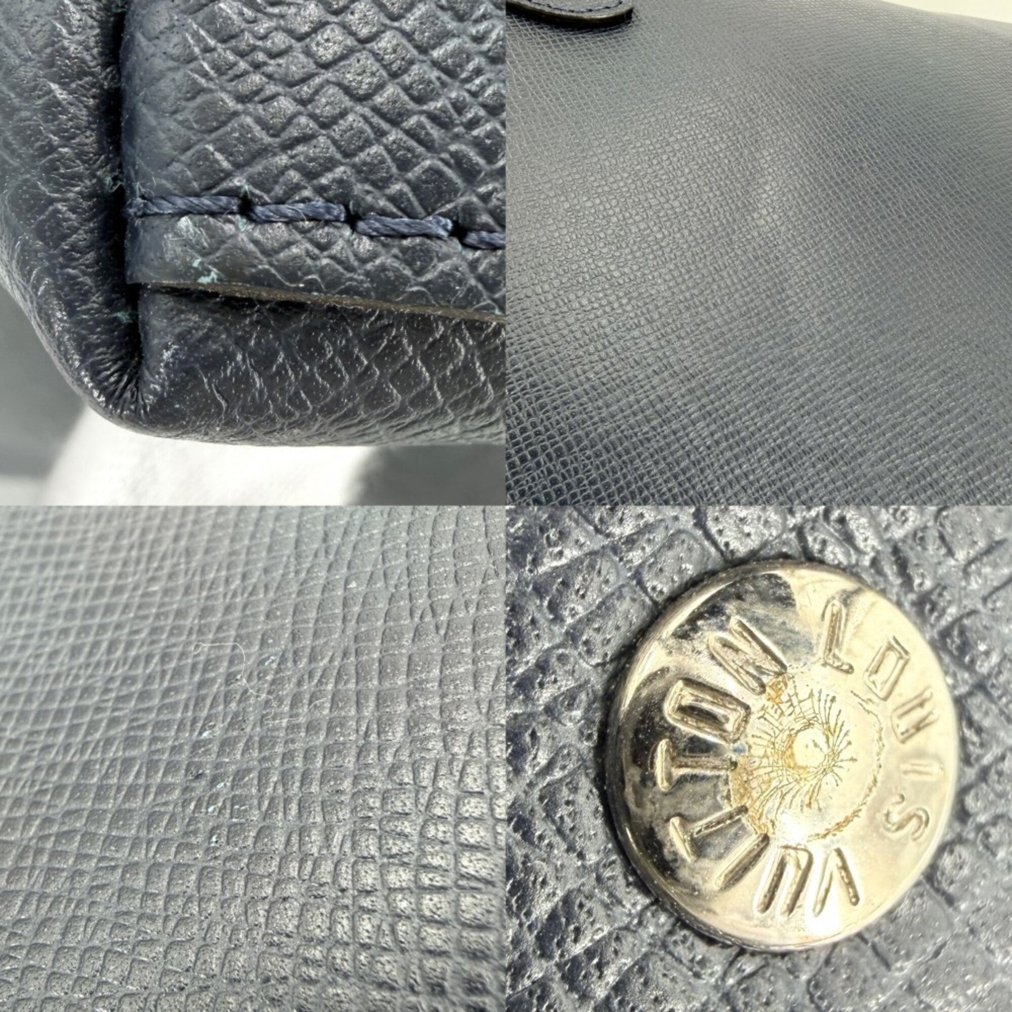 Louis Vuitton Taiga Navy Taiga Leather Handbag Shoulder Bag (Pre-Owned)