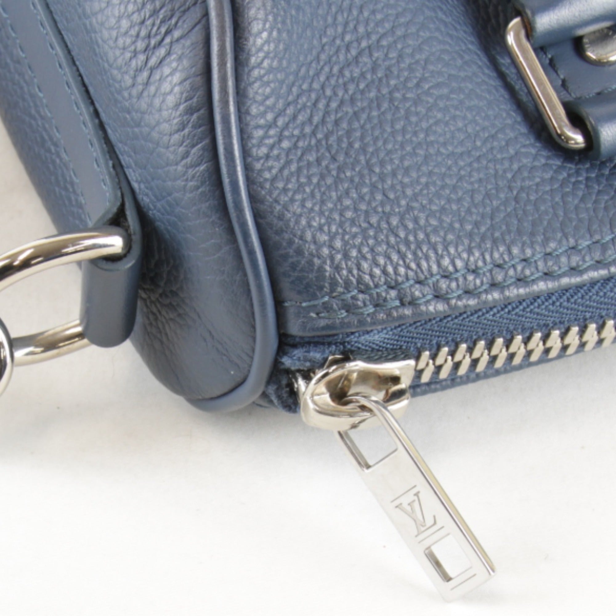 Louis Vuitton Blue Leather Handbag Shoulder Bag (Pre-Owned)