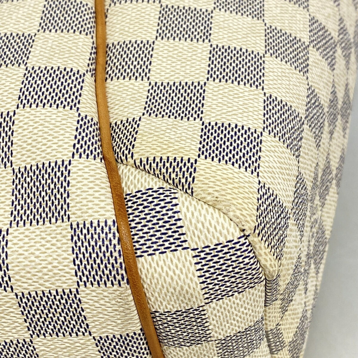 Louis Vuitton White Tote Bag (Pre-Owned)