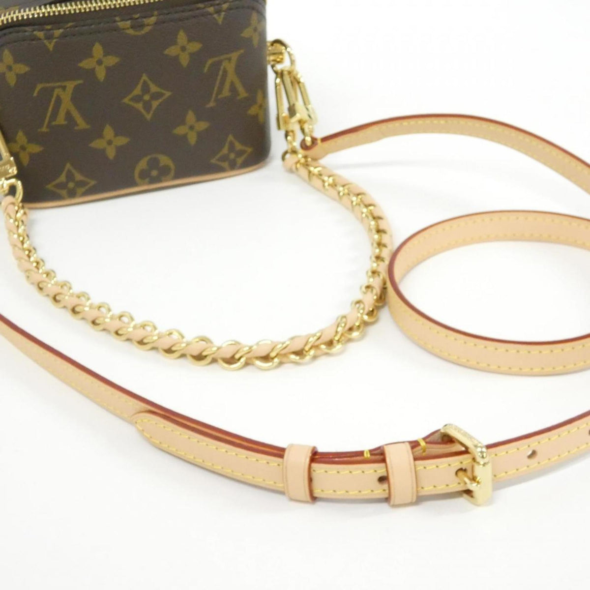 Louis Vuitton Marron Coated Canvas Shoulder Bag (Pre-Owned)